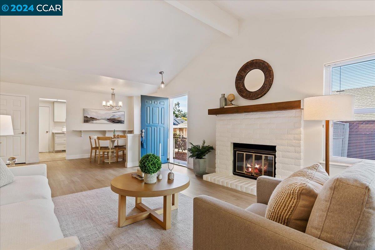 228 Western Hills Dr