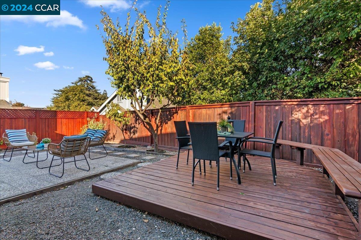 228 Western Hills Dr