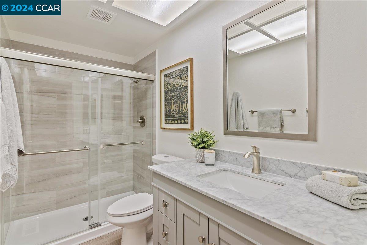 228 Western Hills Dr