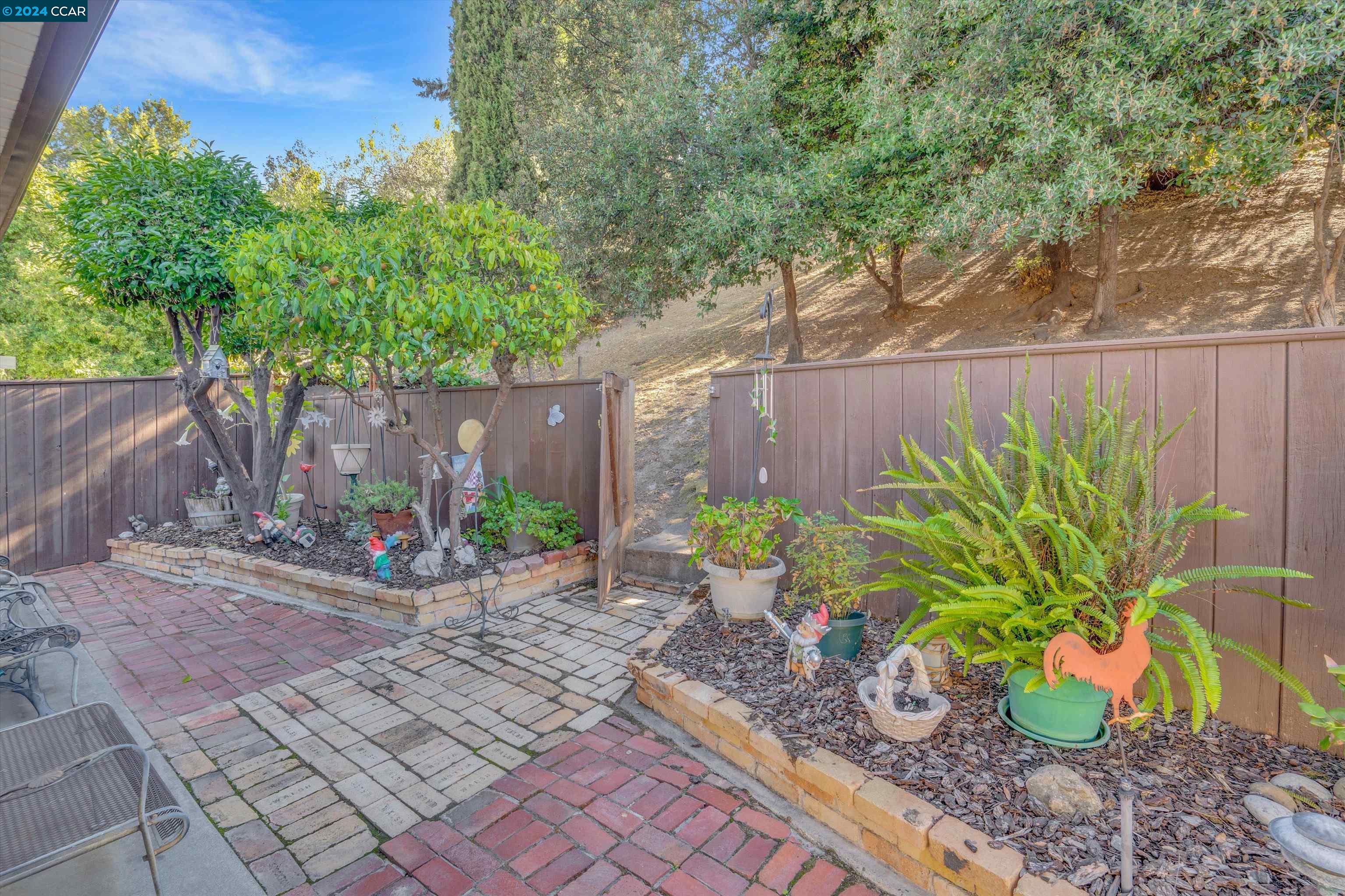 608 Shaddick Dr