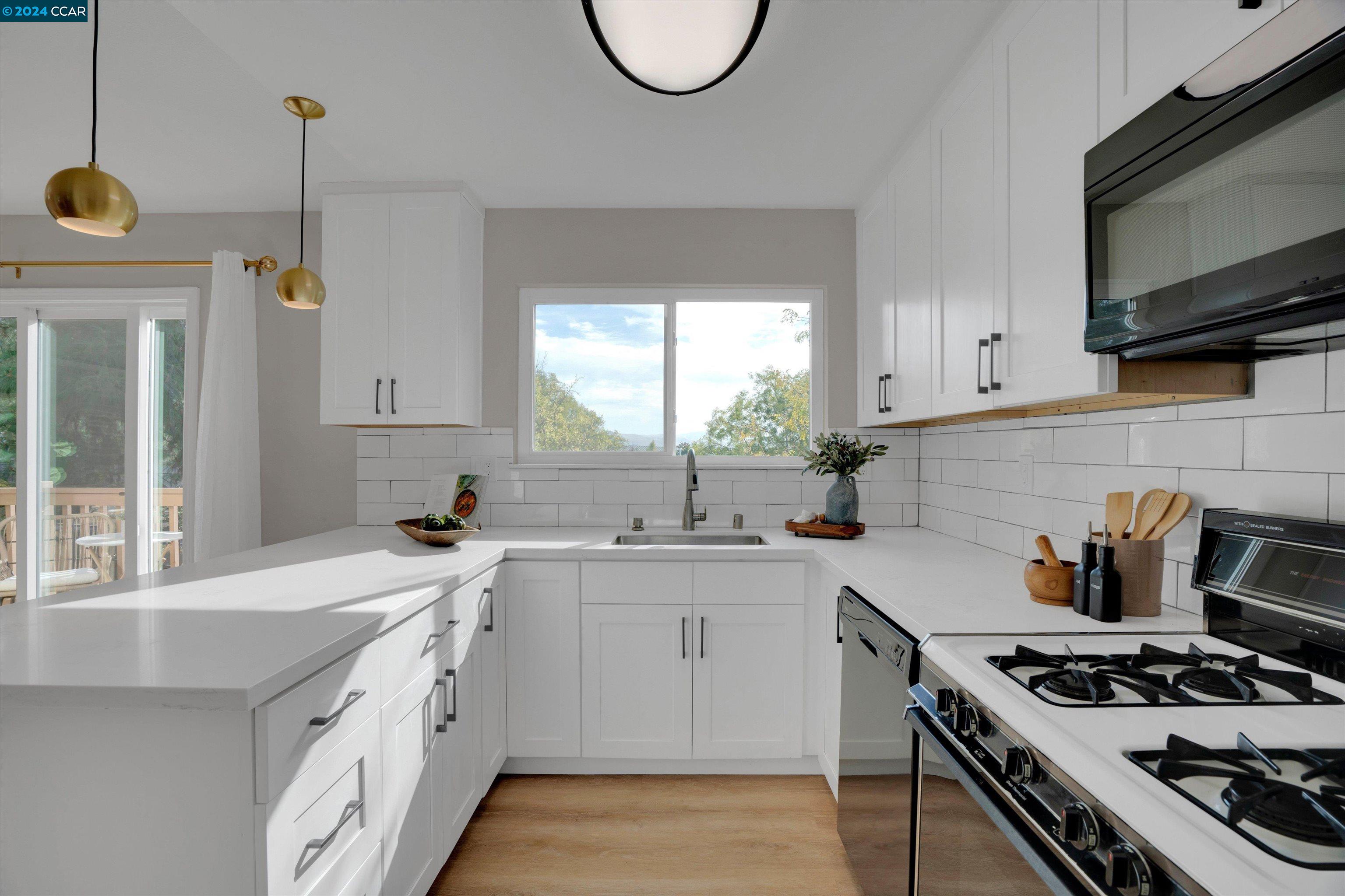 3651 Sun View Court
