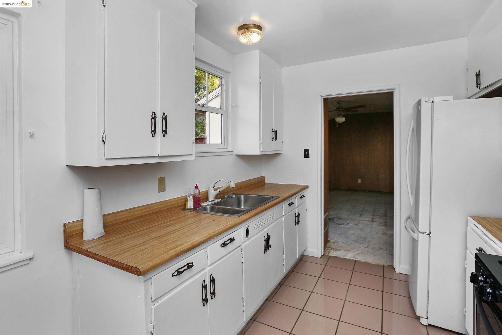 14736 Pepperdine St