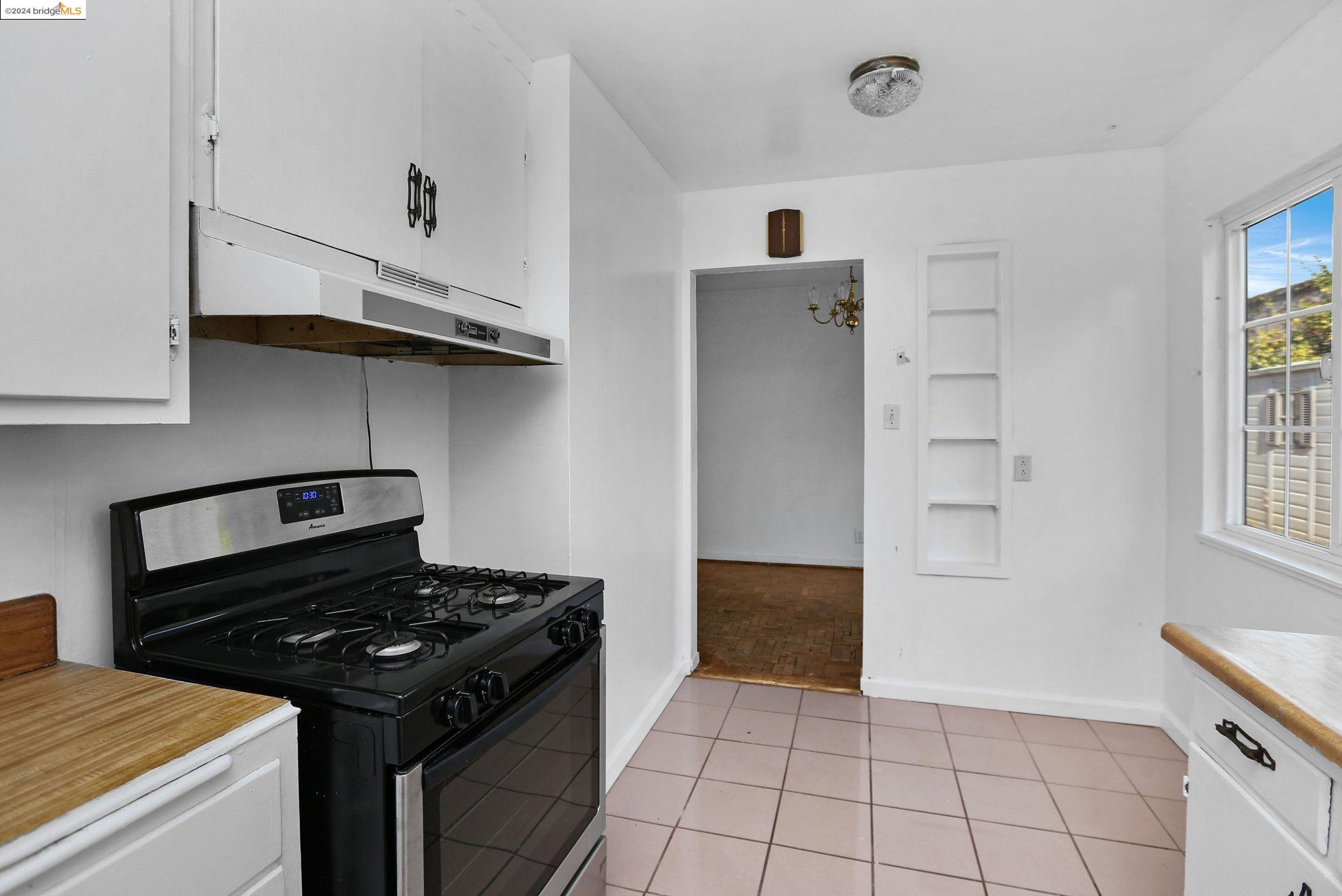 14736 Pepperdine St