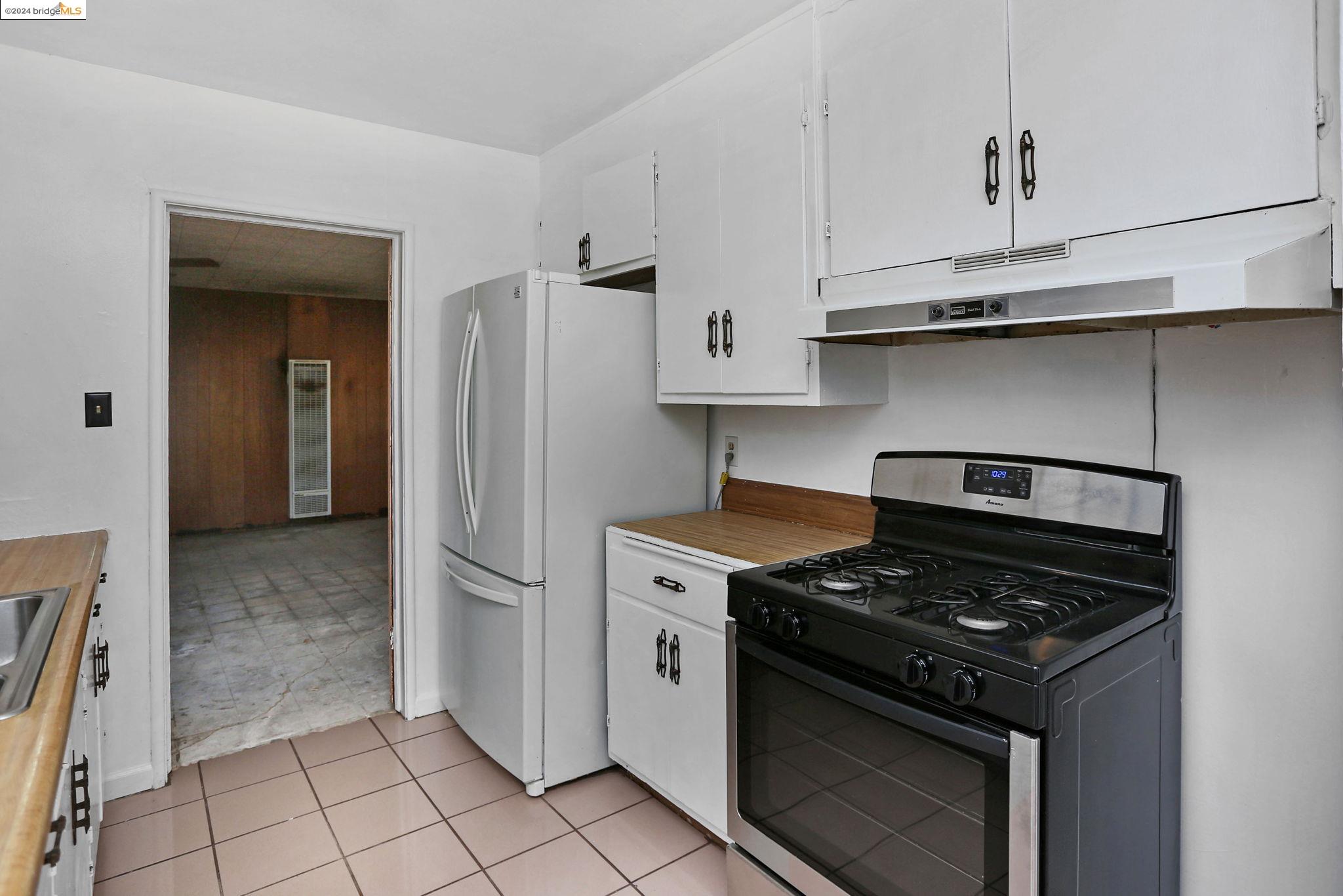 14736 Pepperdine St