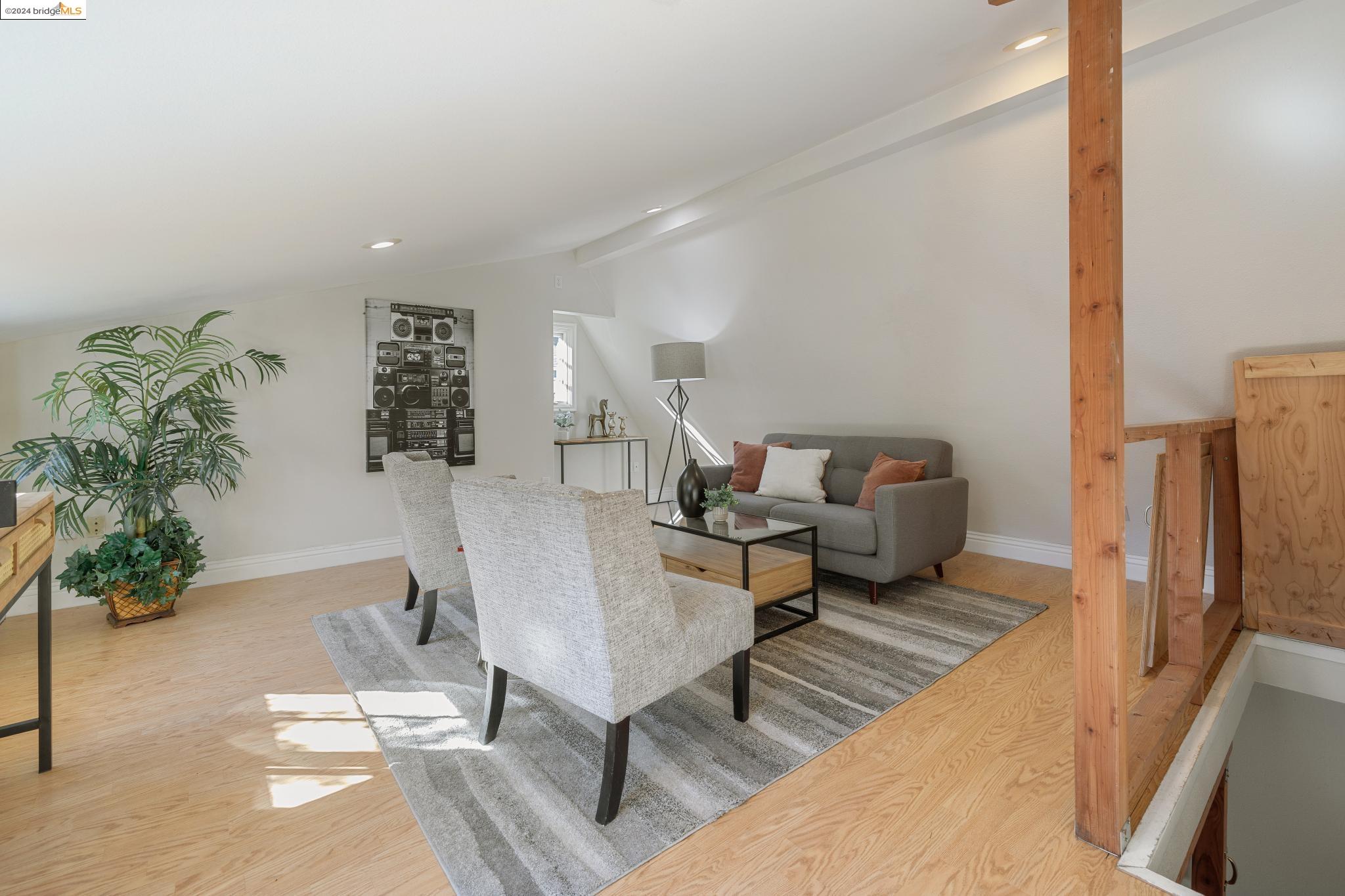 852 Glen Dr.