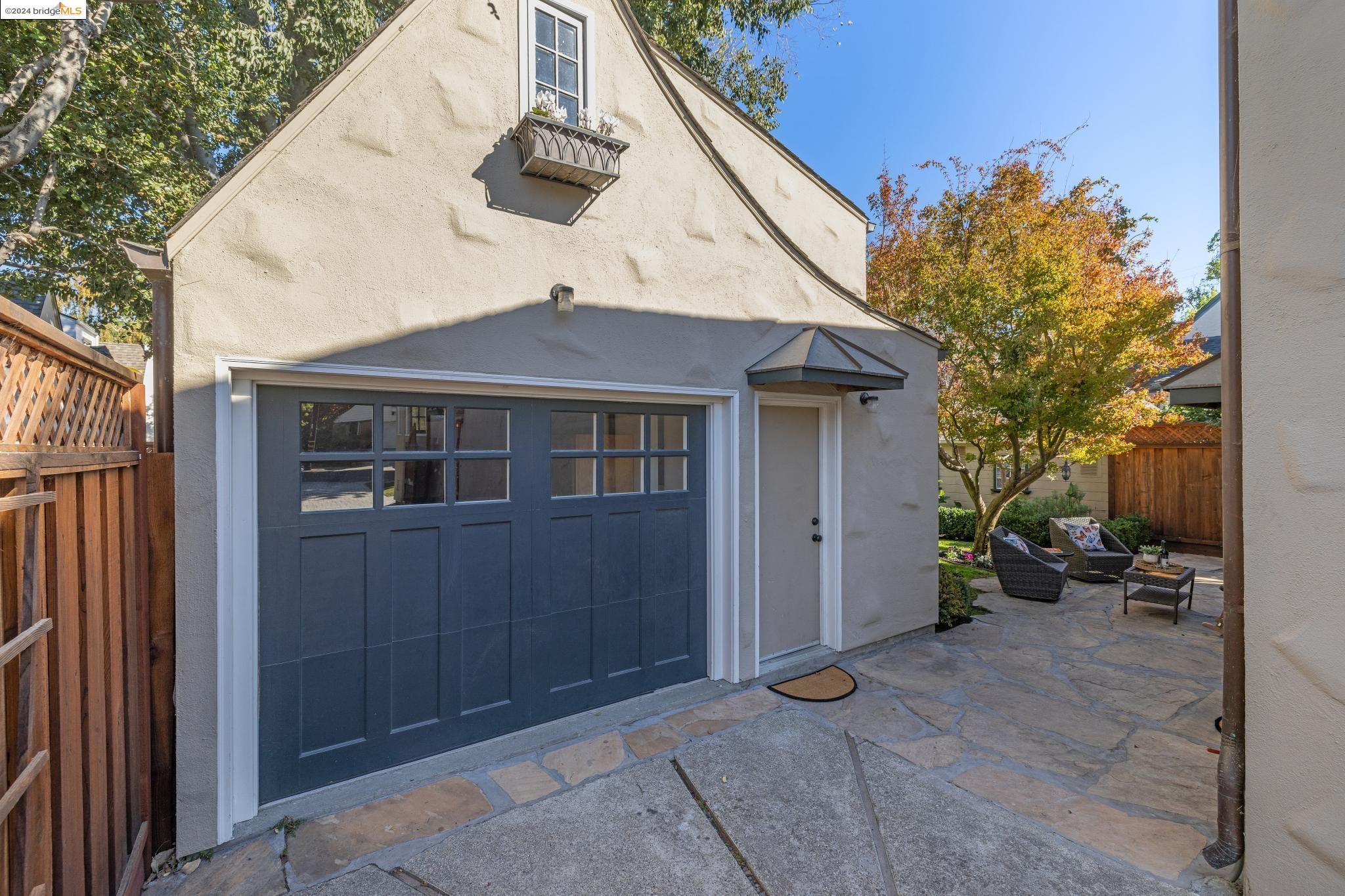 852 Glen Dr.