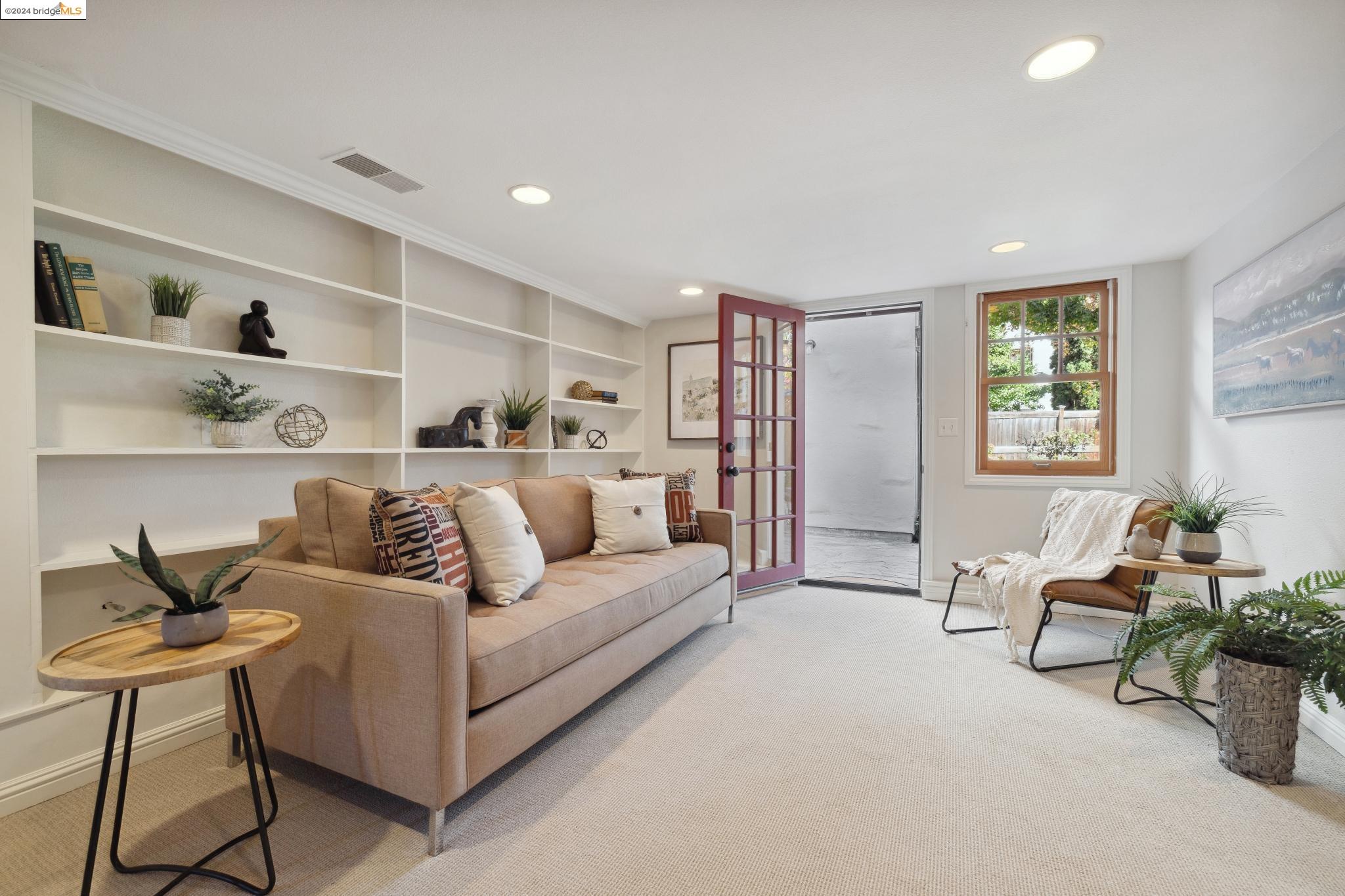 852 Glen Dr.