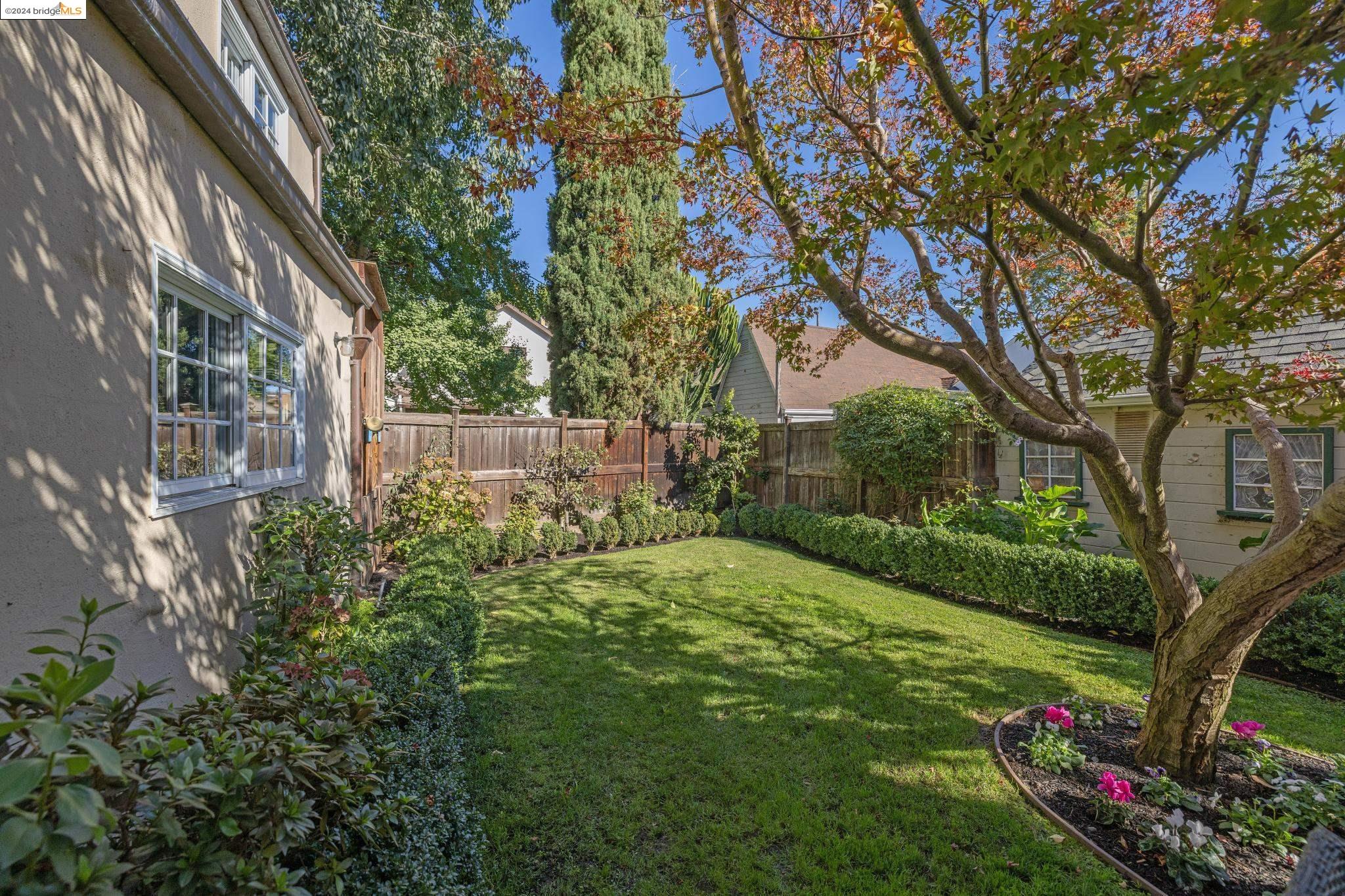852 Glen Dr.
