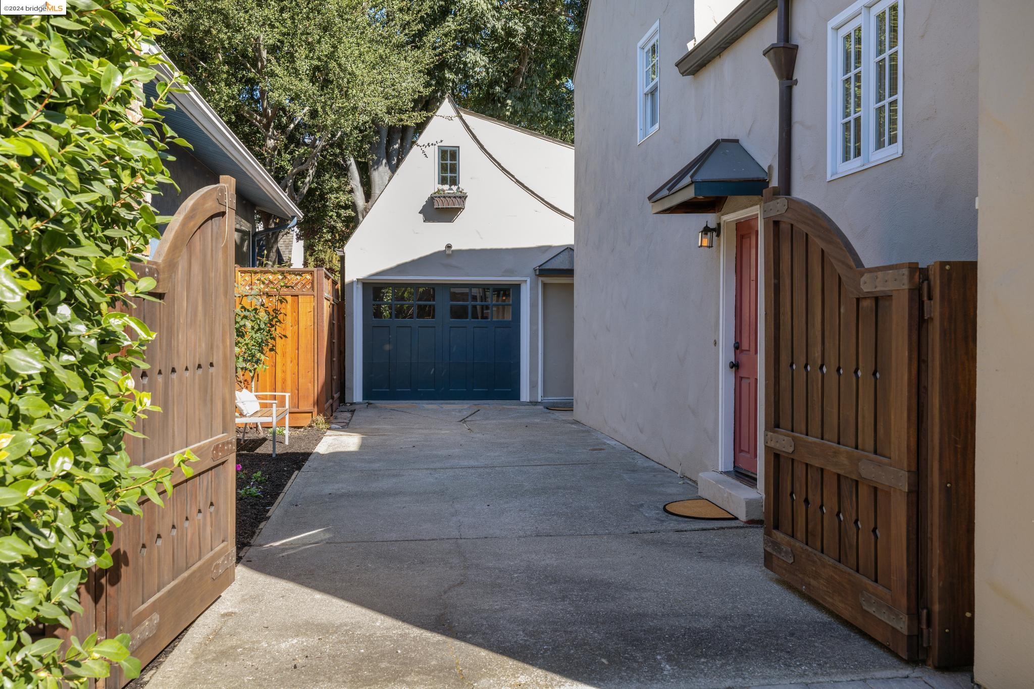 852 Glen Dr.