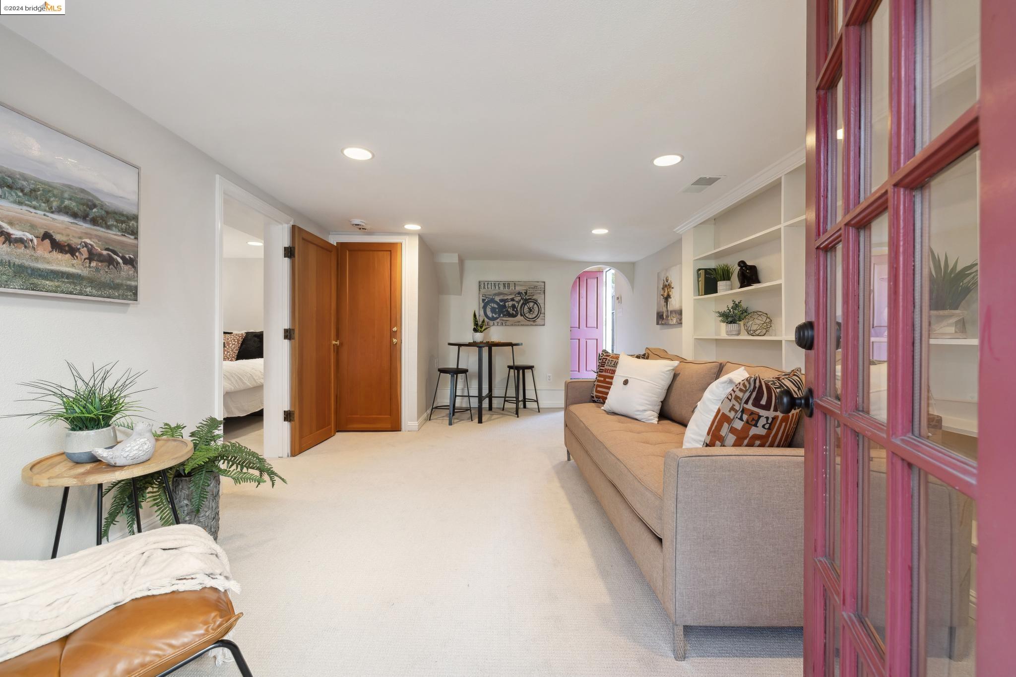 852 Glen Dr.