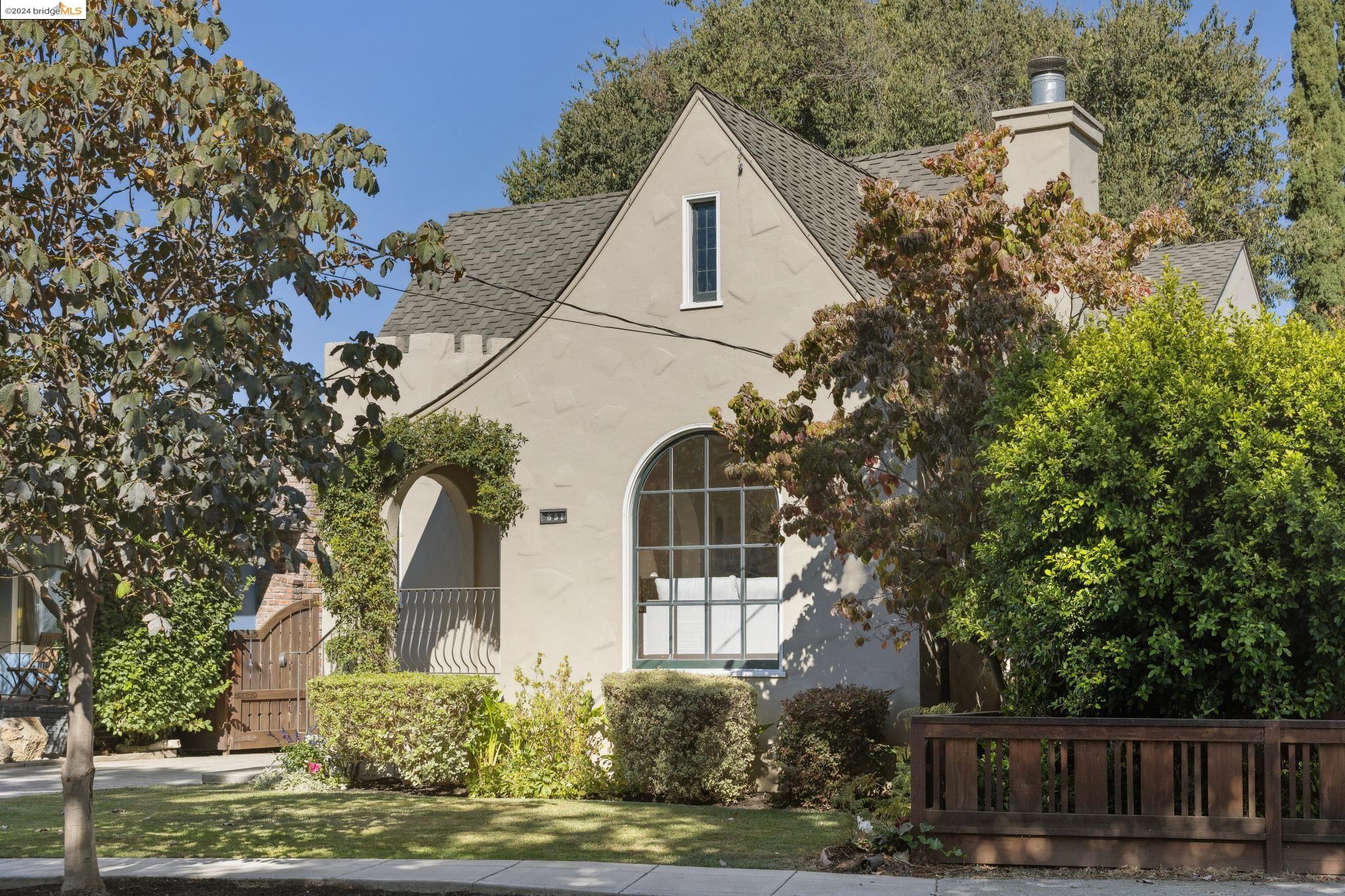 852 Glen Dr.
