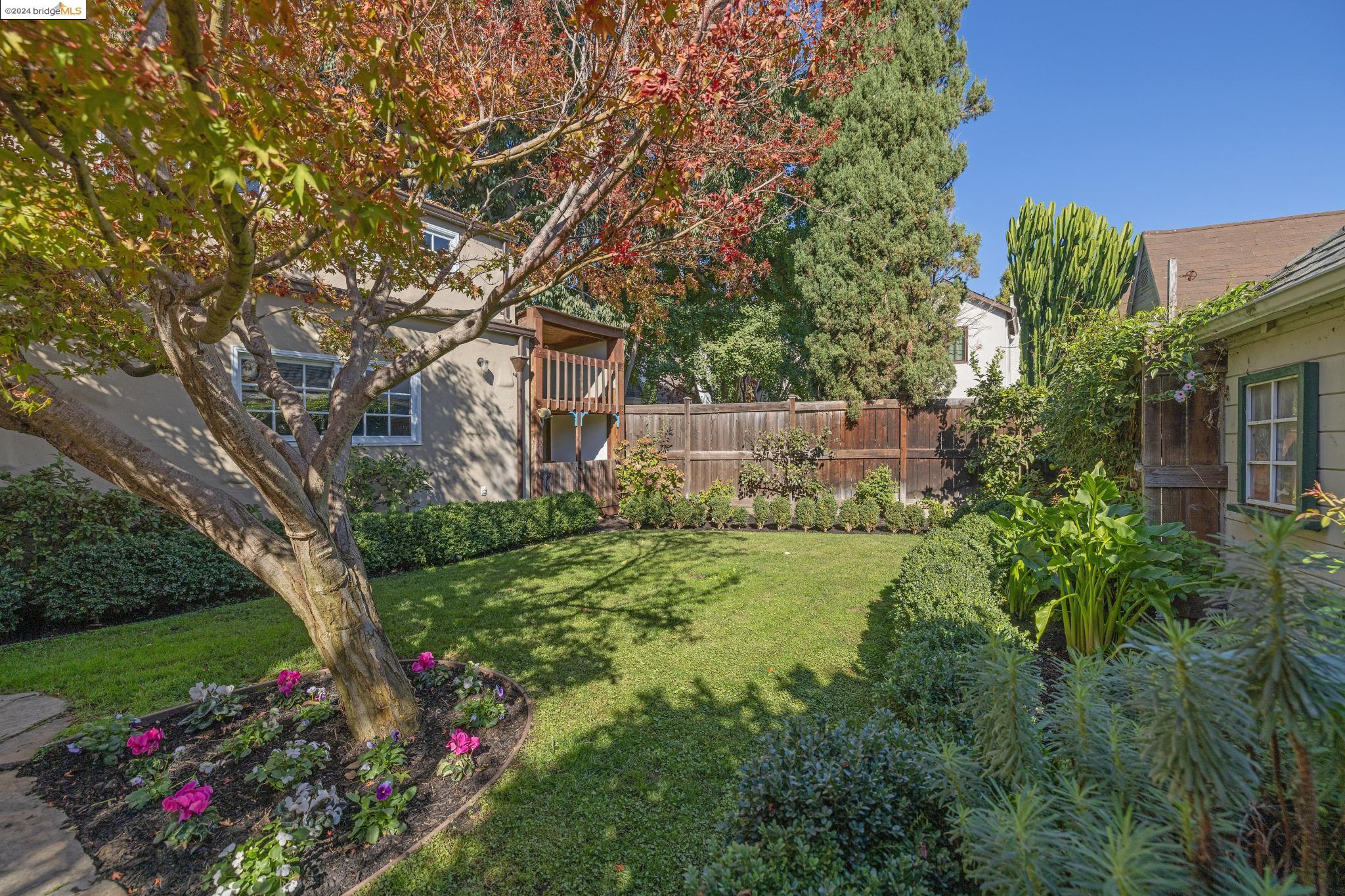 852 Glen Dr.