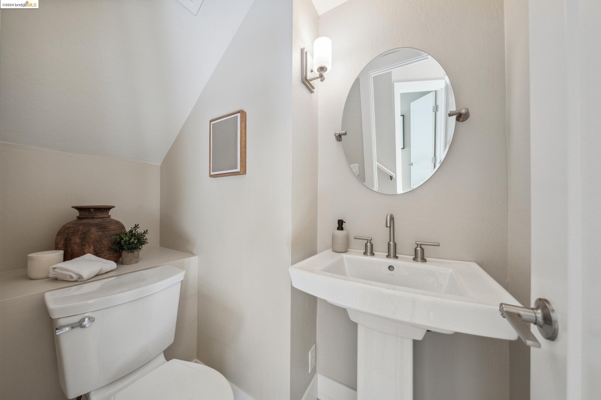 5321 MILES AVENUE # C