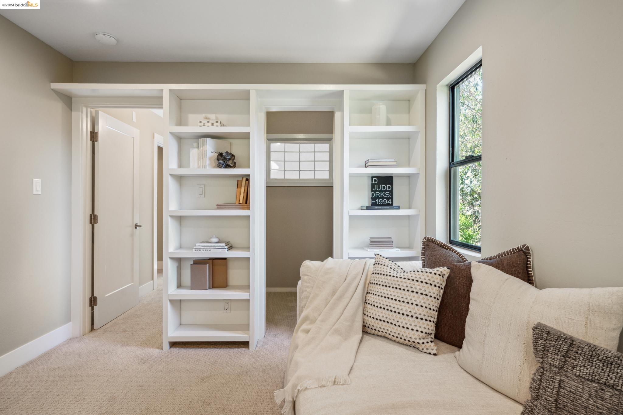 5321 MILES AVENUE # C