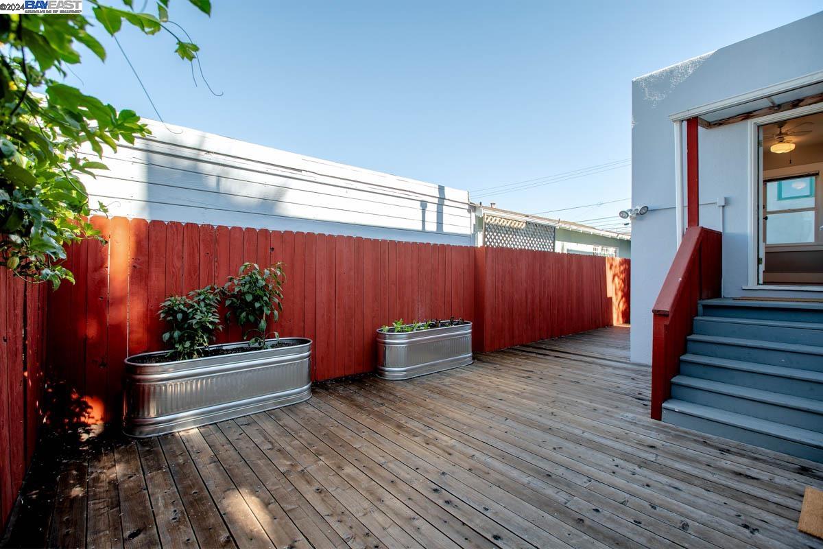 1831 Pacific Ave