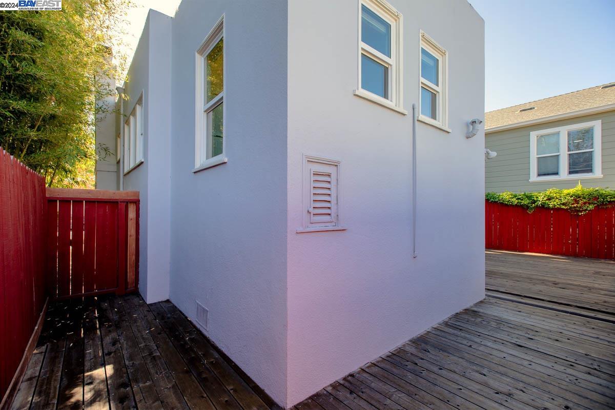 1831 Pacific Ave