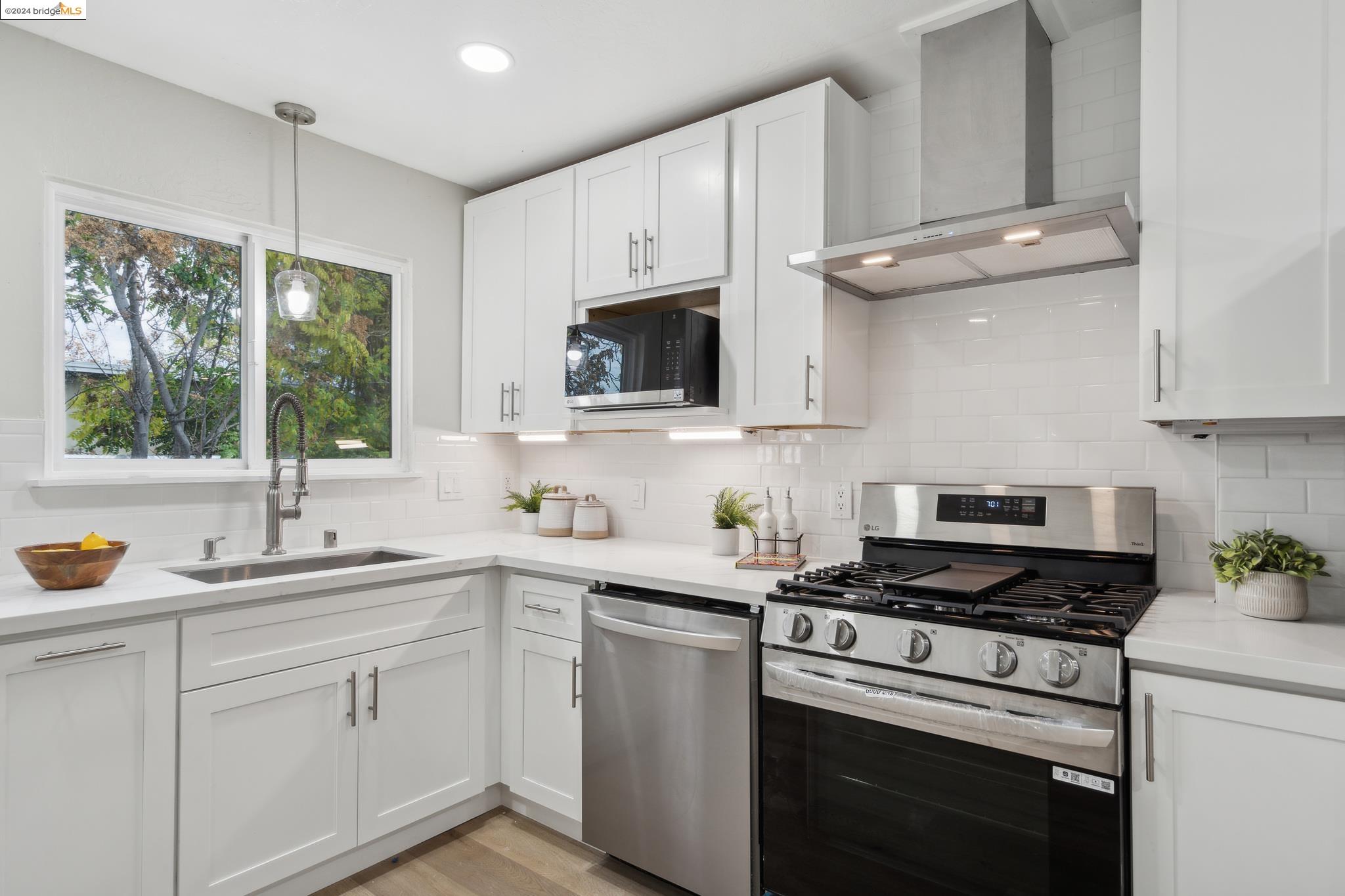 146 N 7Th St