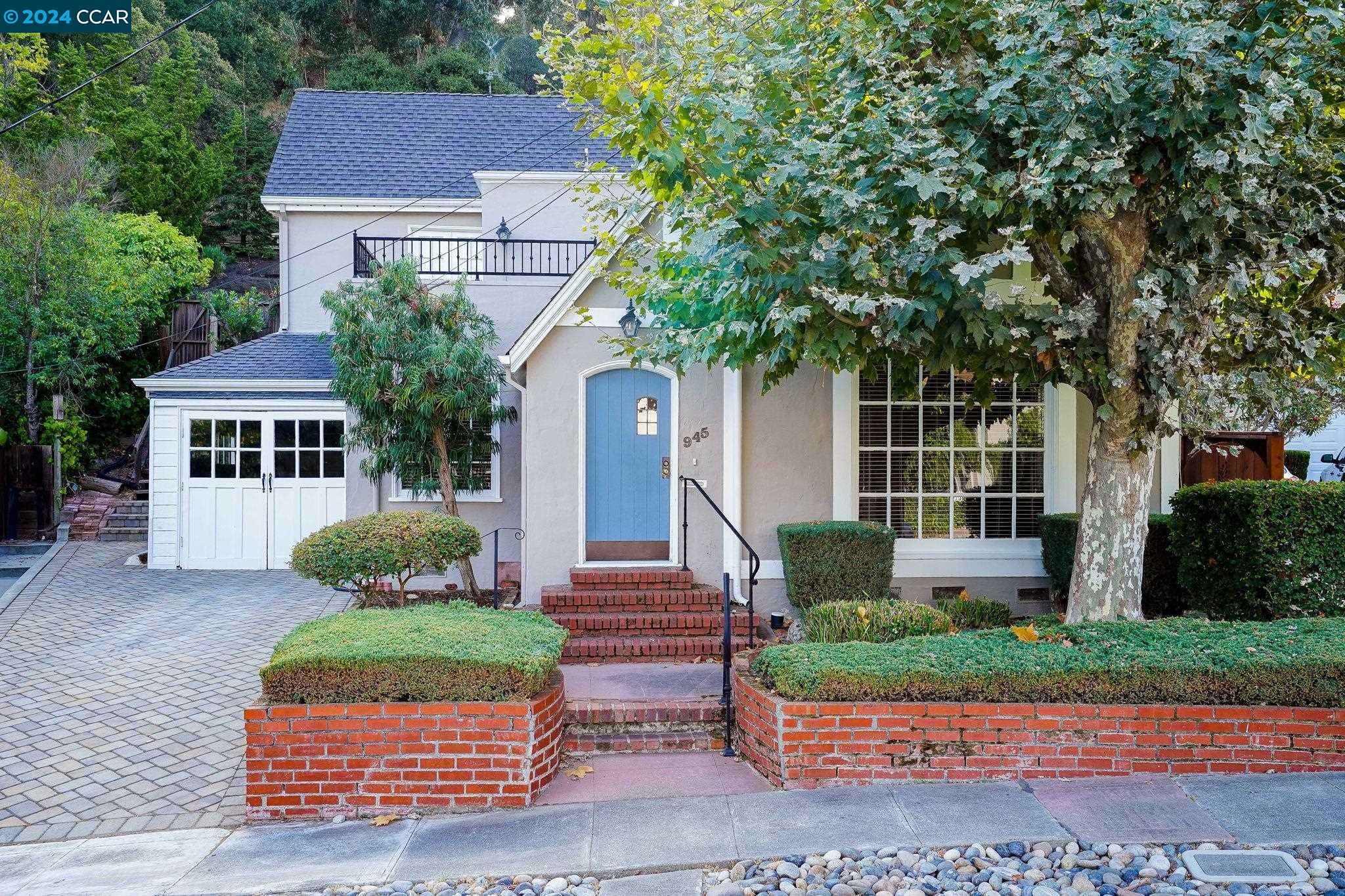 945 Talbart Street