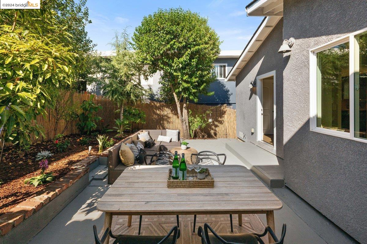 3907 Midvale Ave