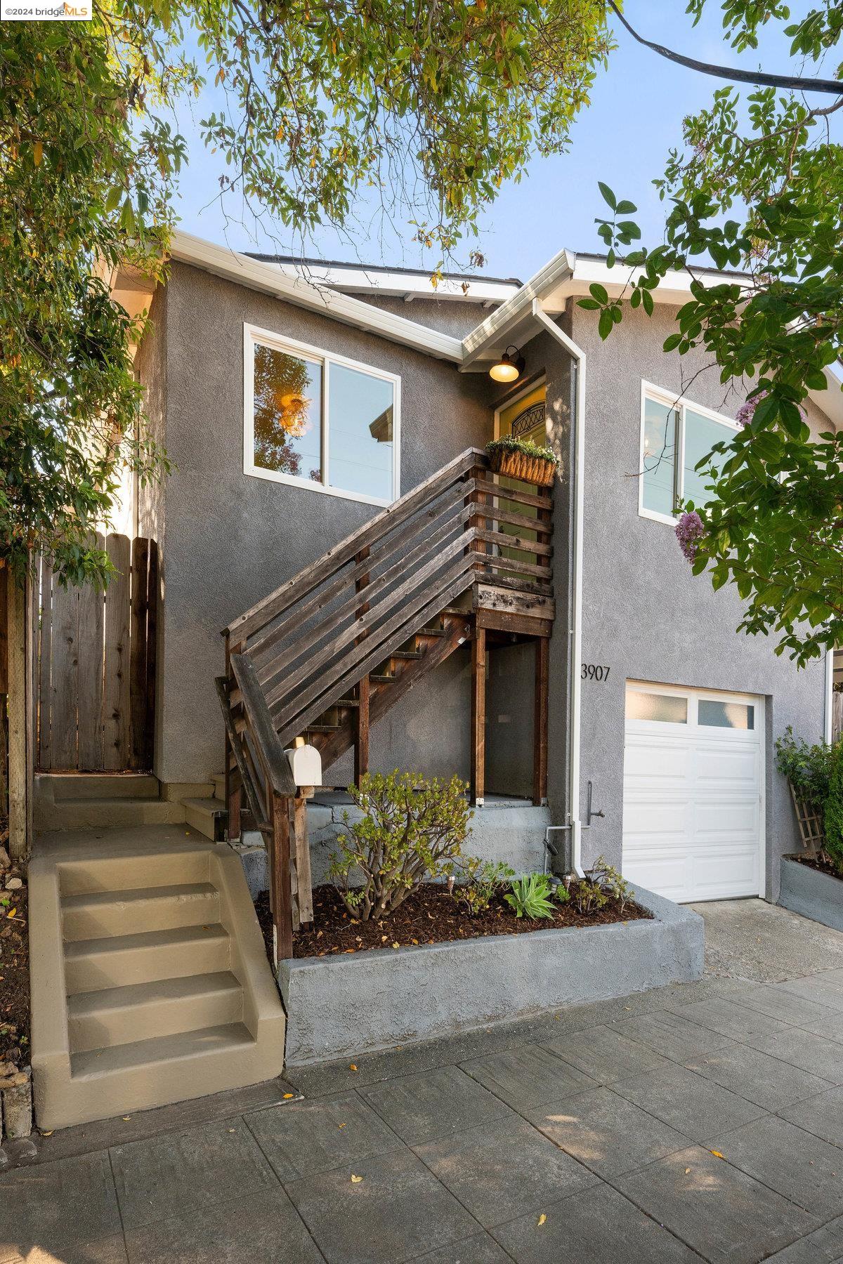 3907 Midvale Ave
