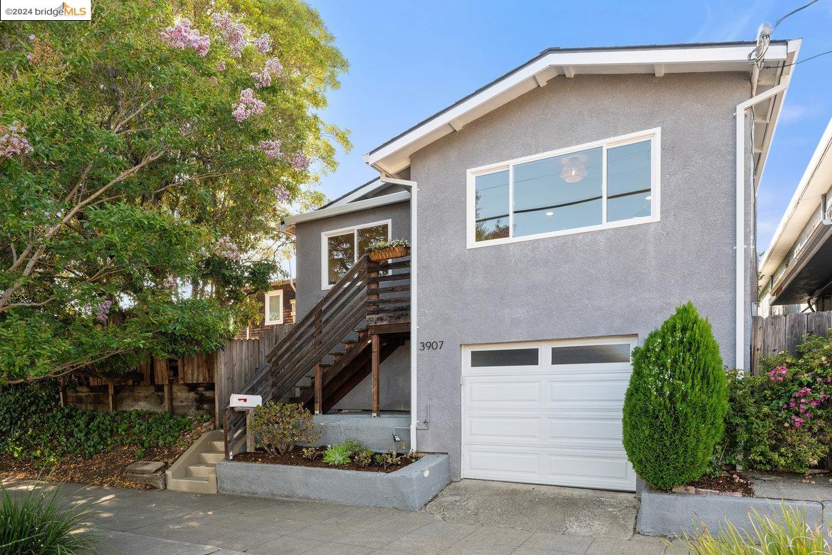 3907 Midvale Ave