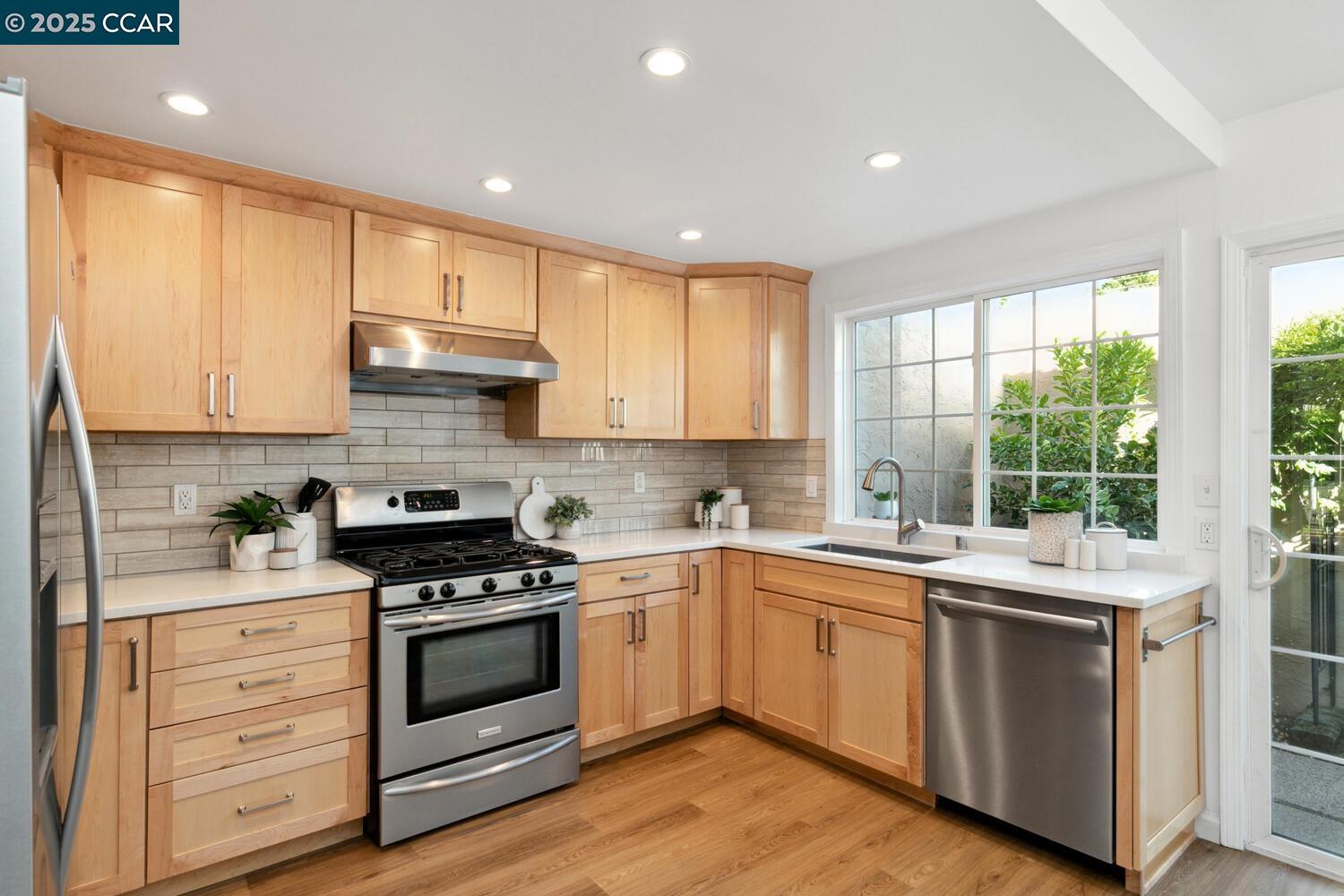 1419 Camino Peral