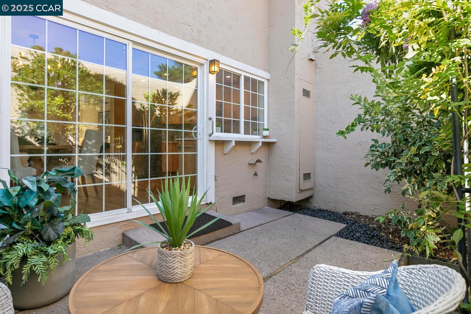 1419 Camino Peral