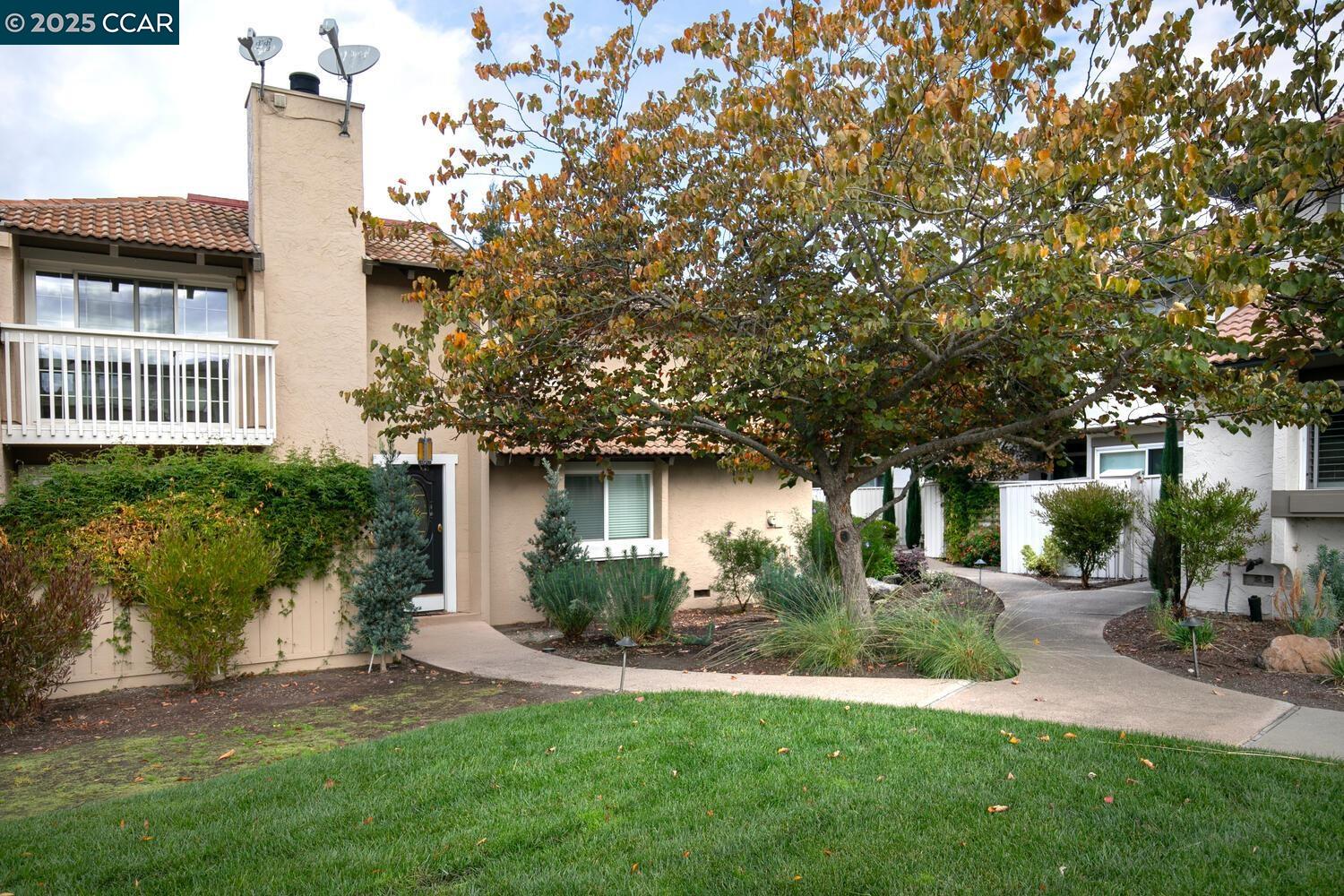 1419 Camino Peral