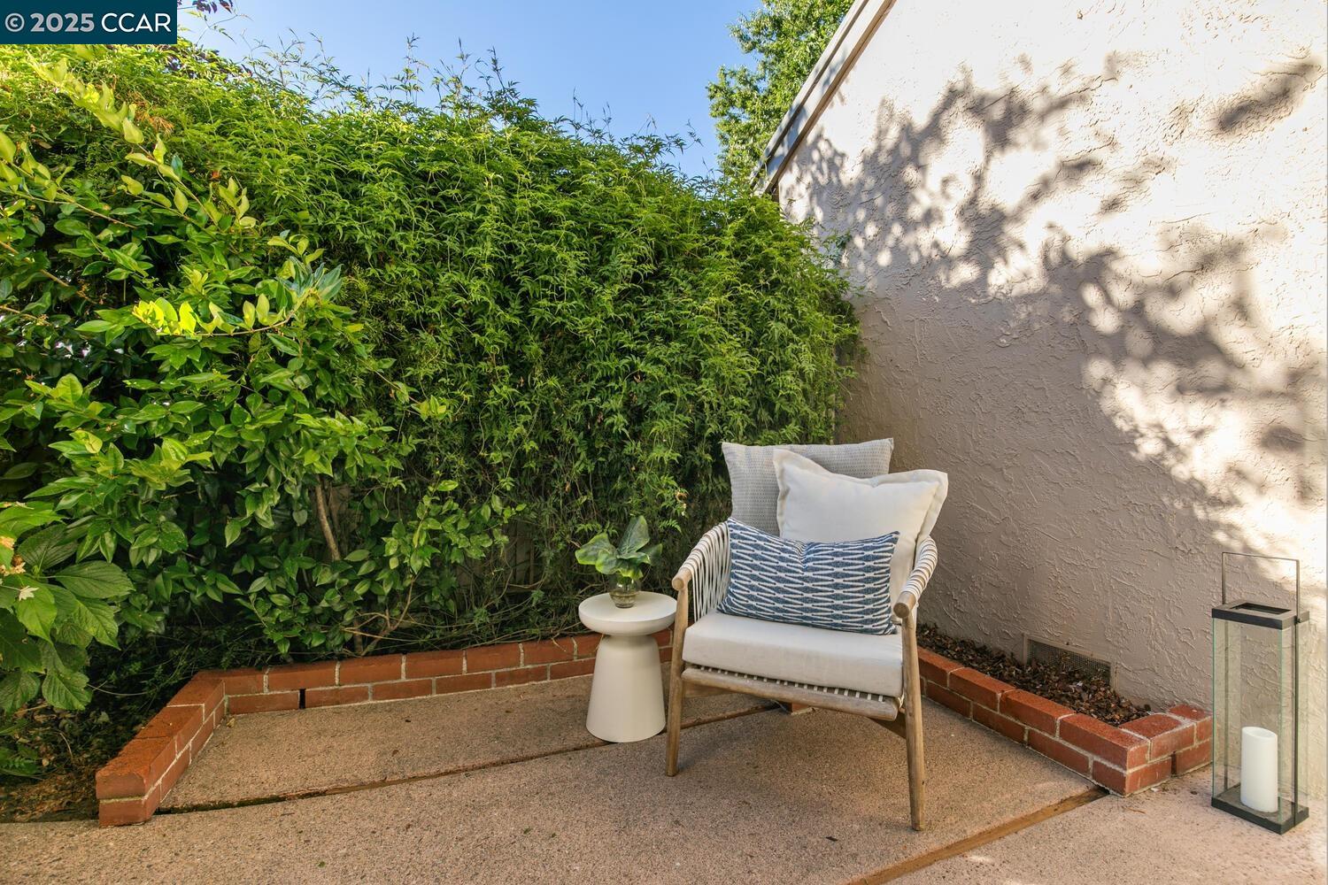 1419 Camino Peral