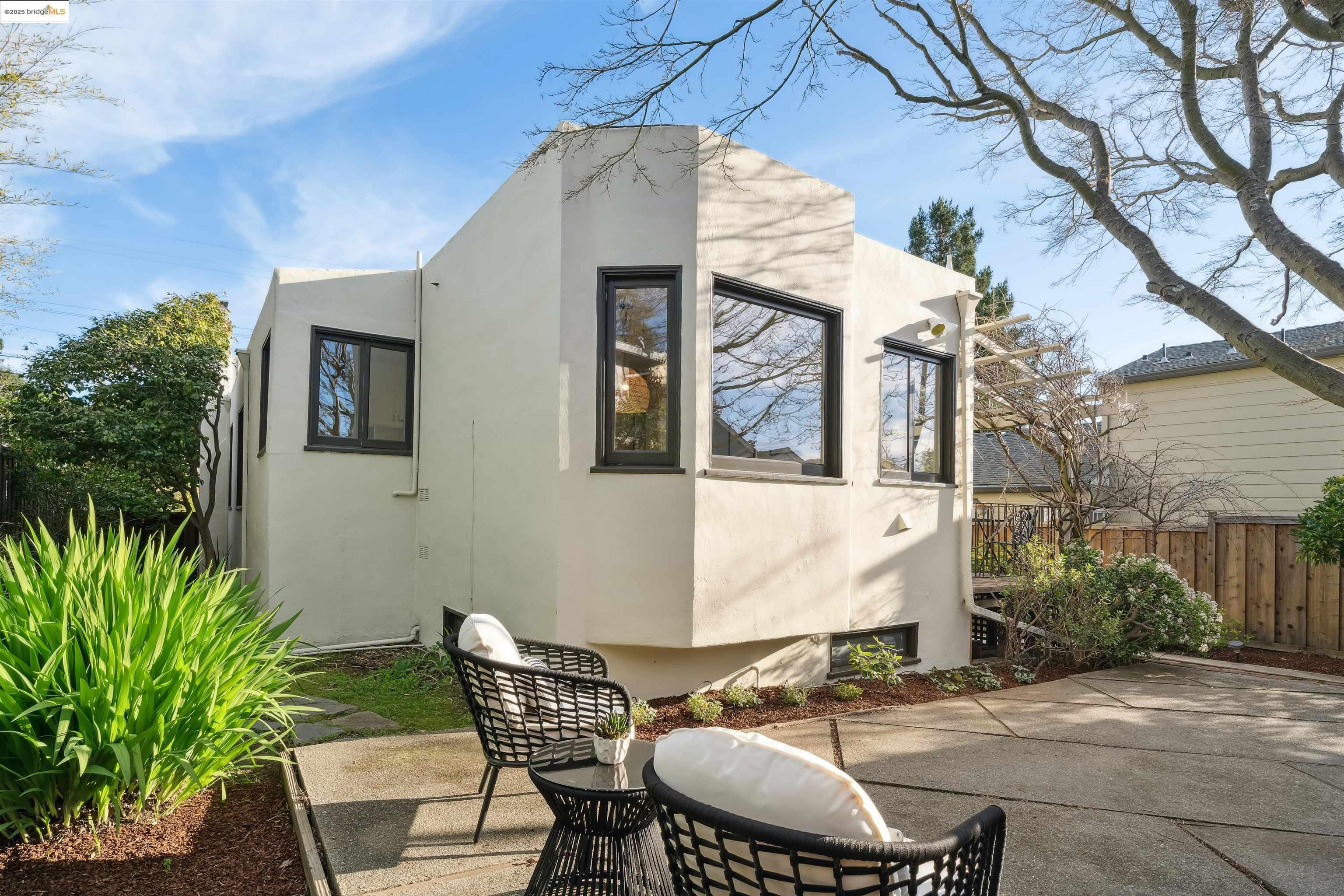 3959 Huntington