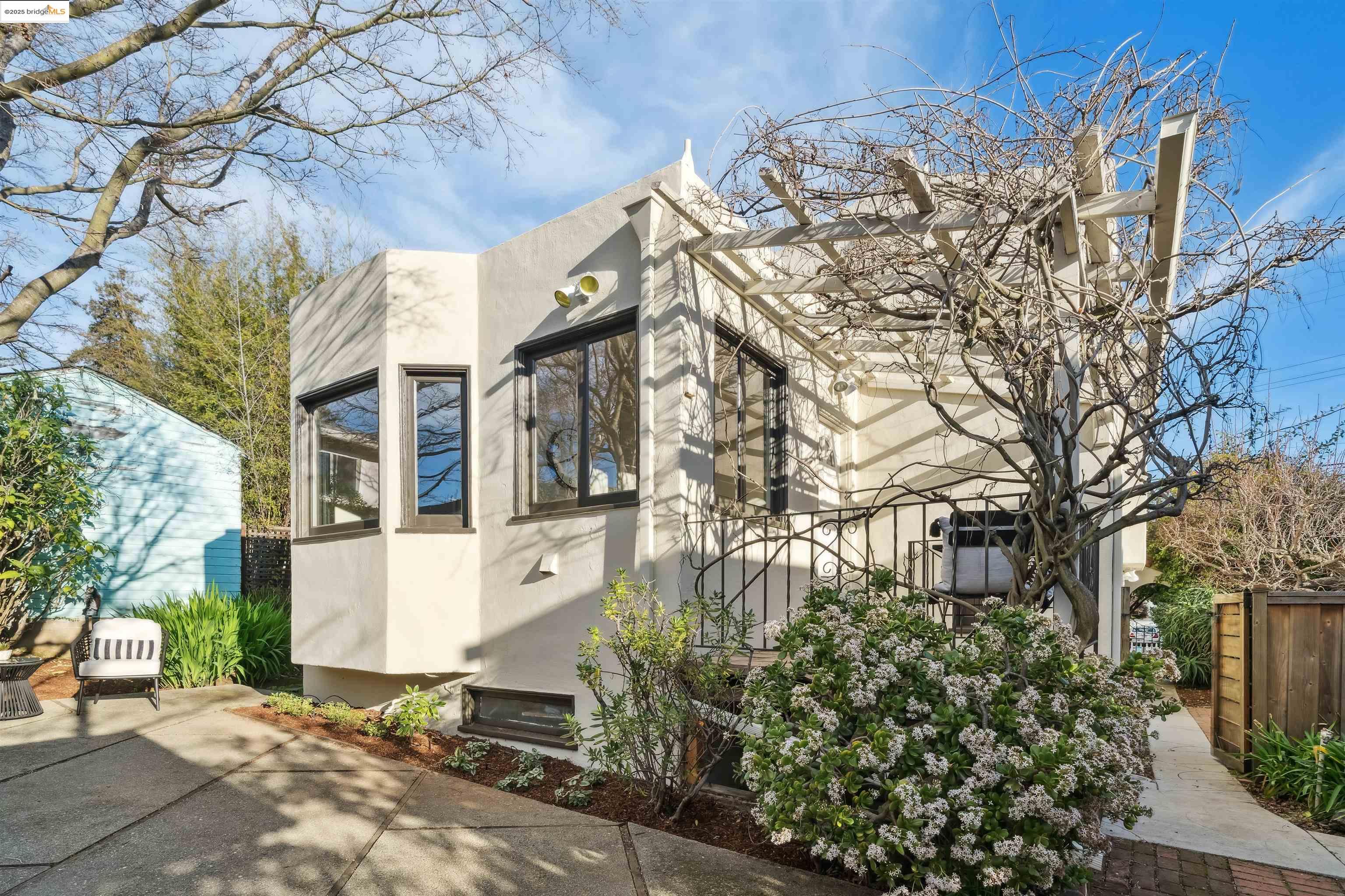3959 Huntington