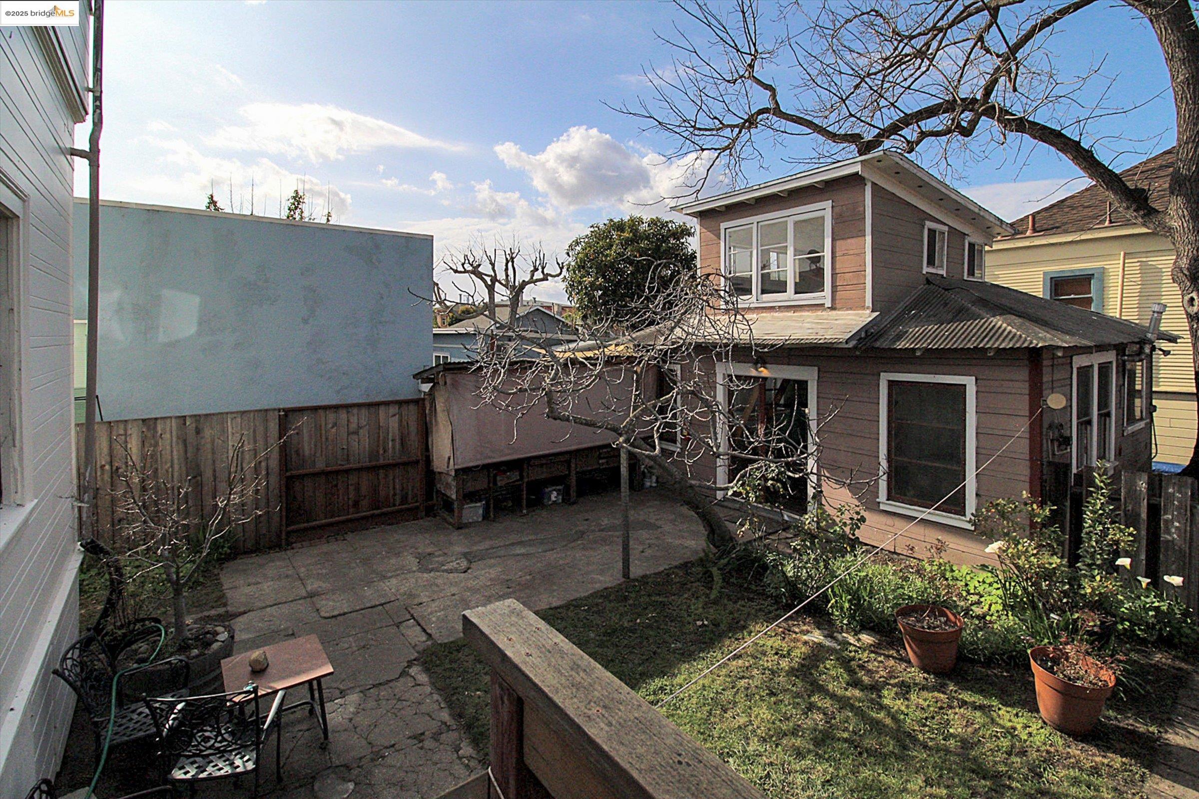 4193 Shafter Ave