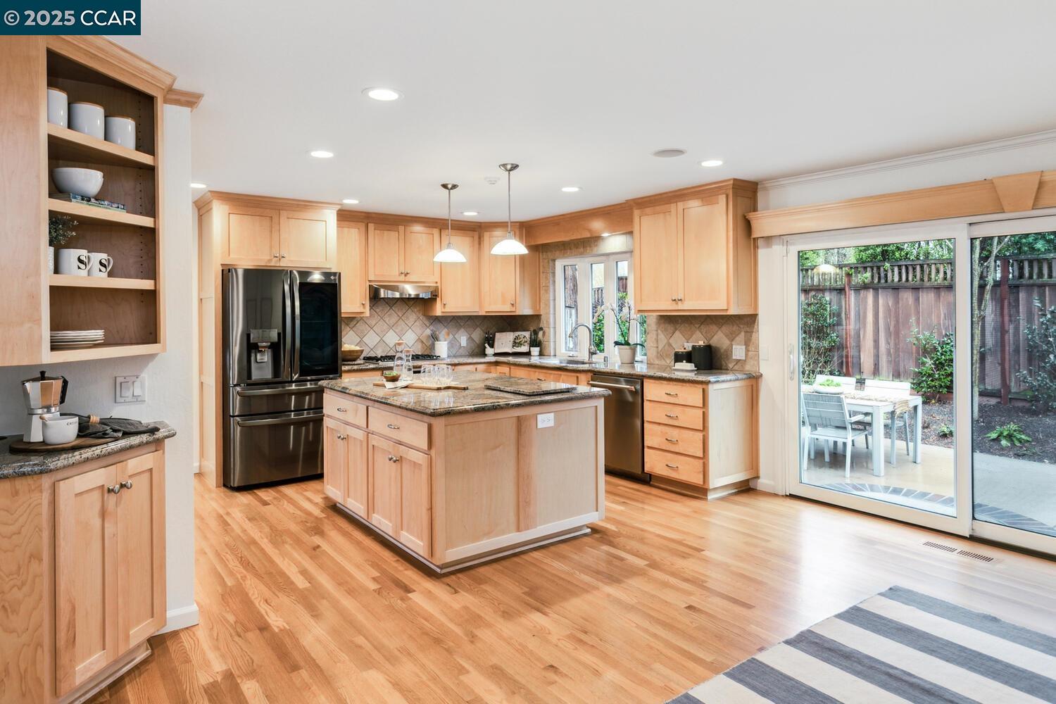 598 El Capitan Dr