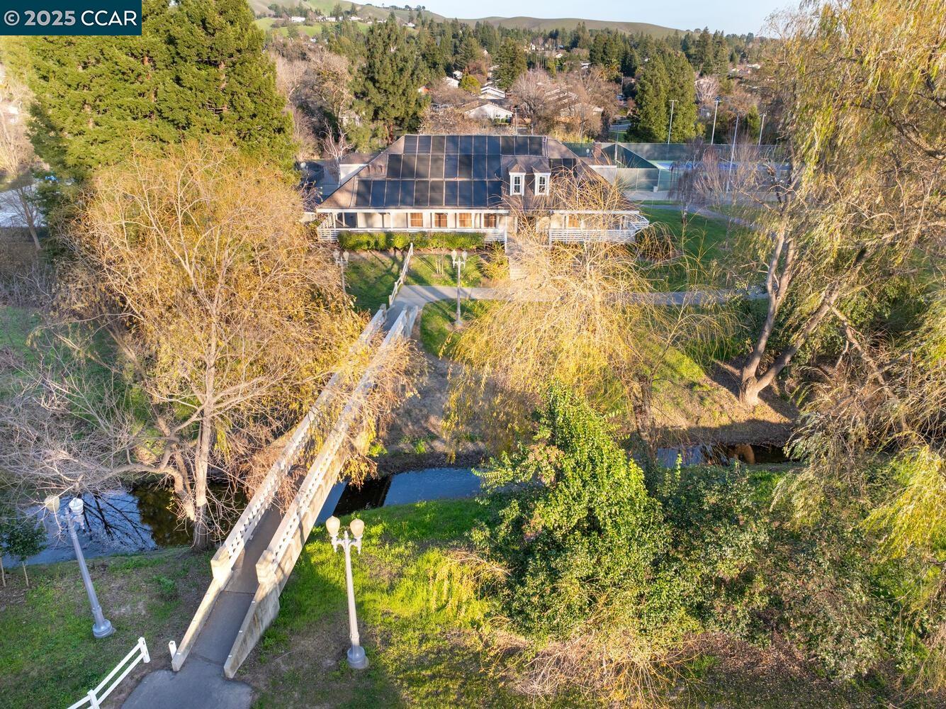 598 El Capitan Dr