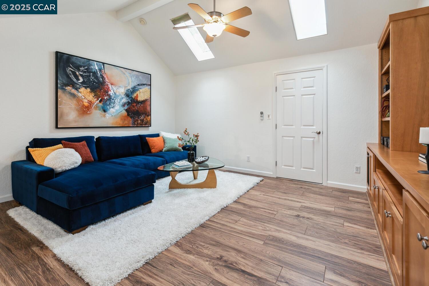 598 El Capitan Dr