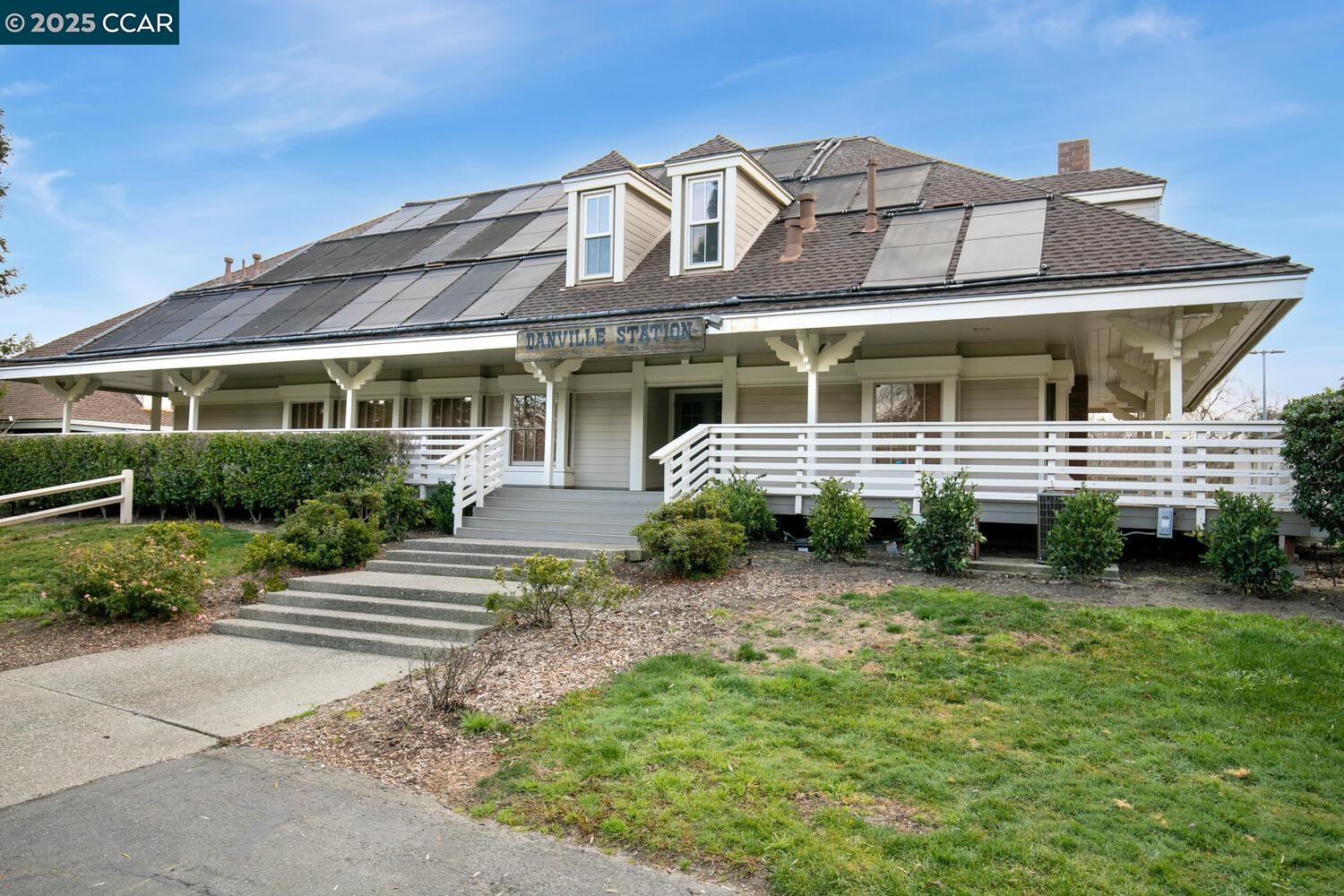 598 El Capitan Dr