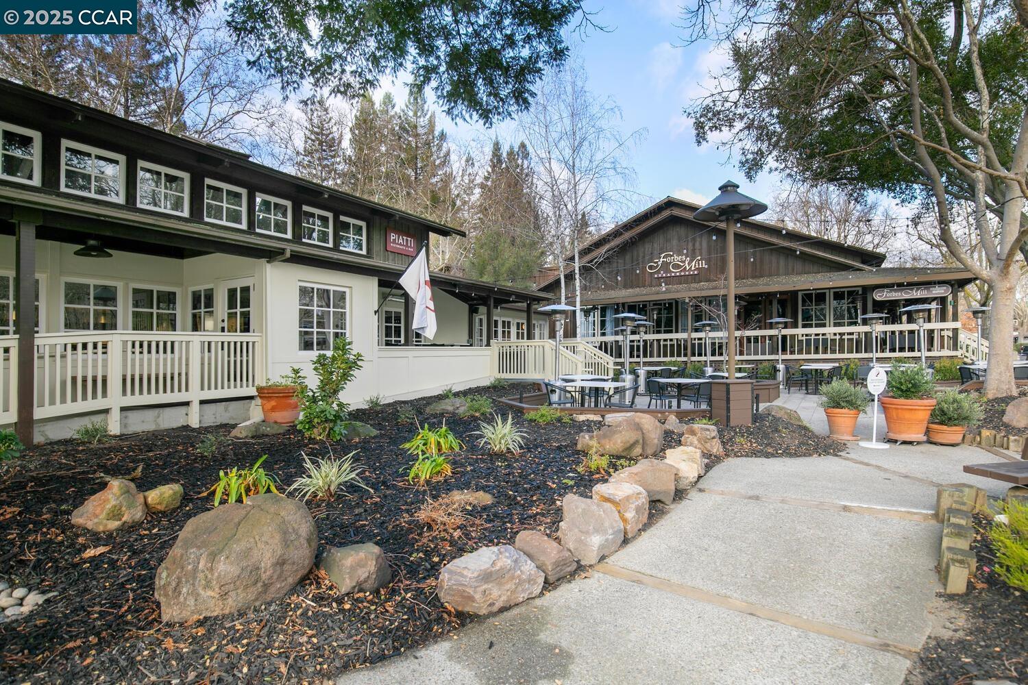 598 El Capitan Dr