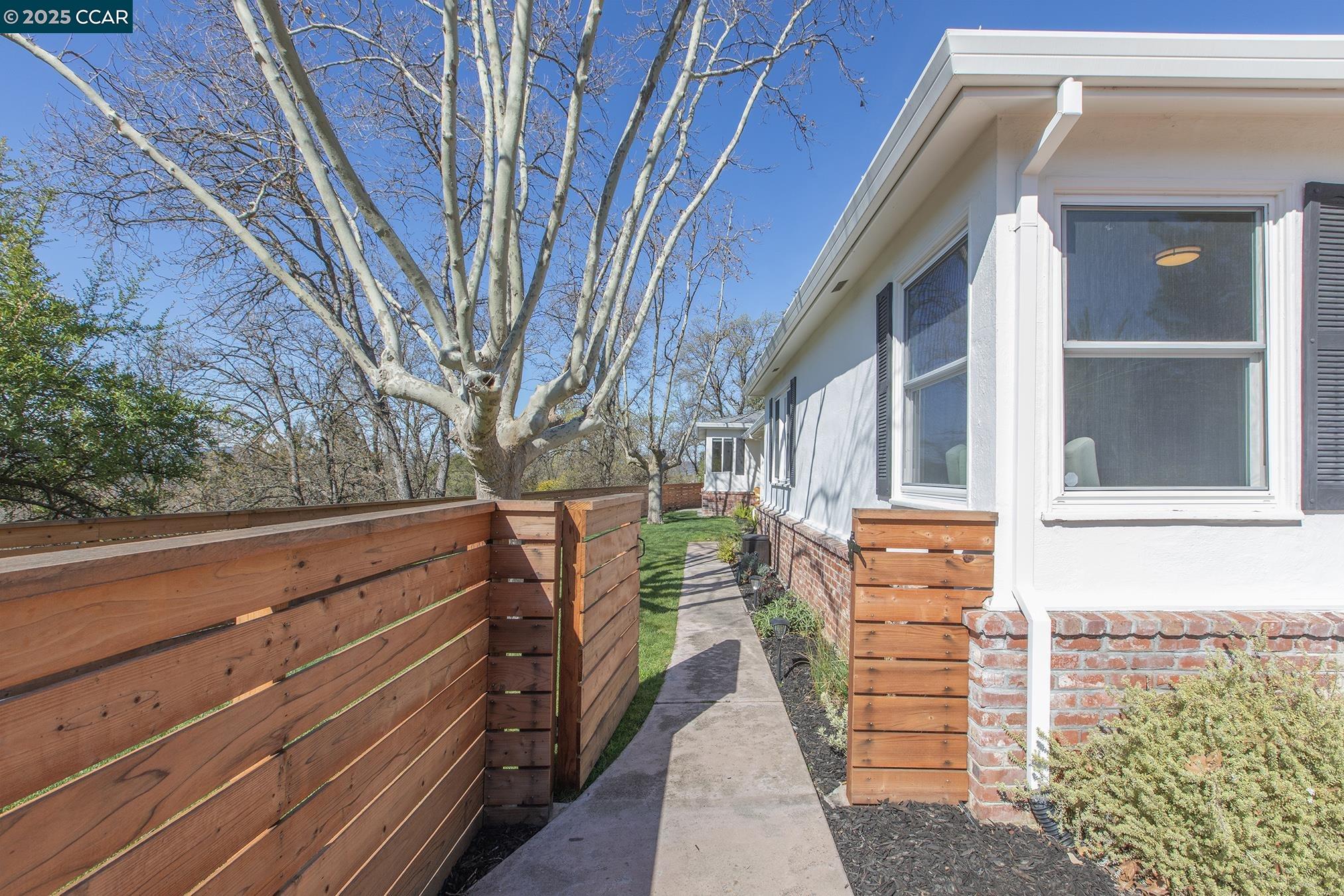 842 Holly Hill Dr