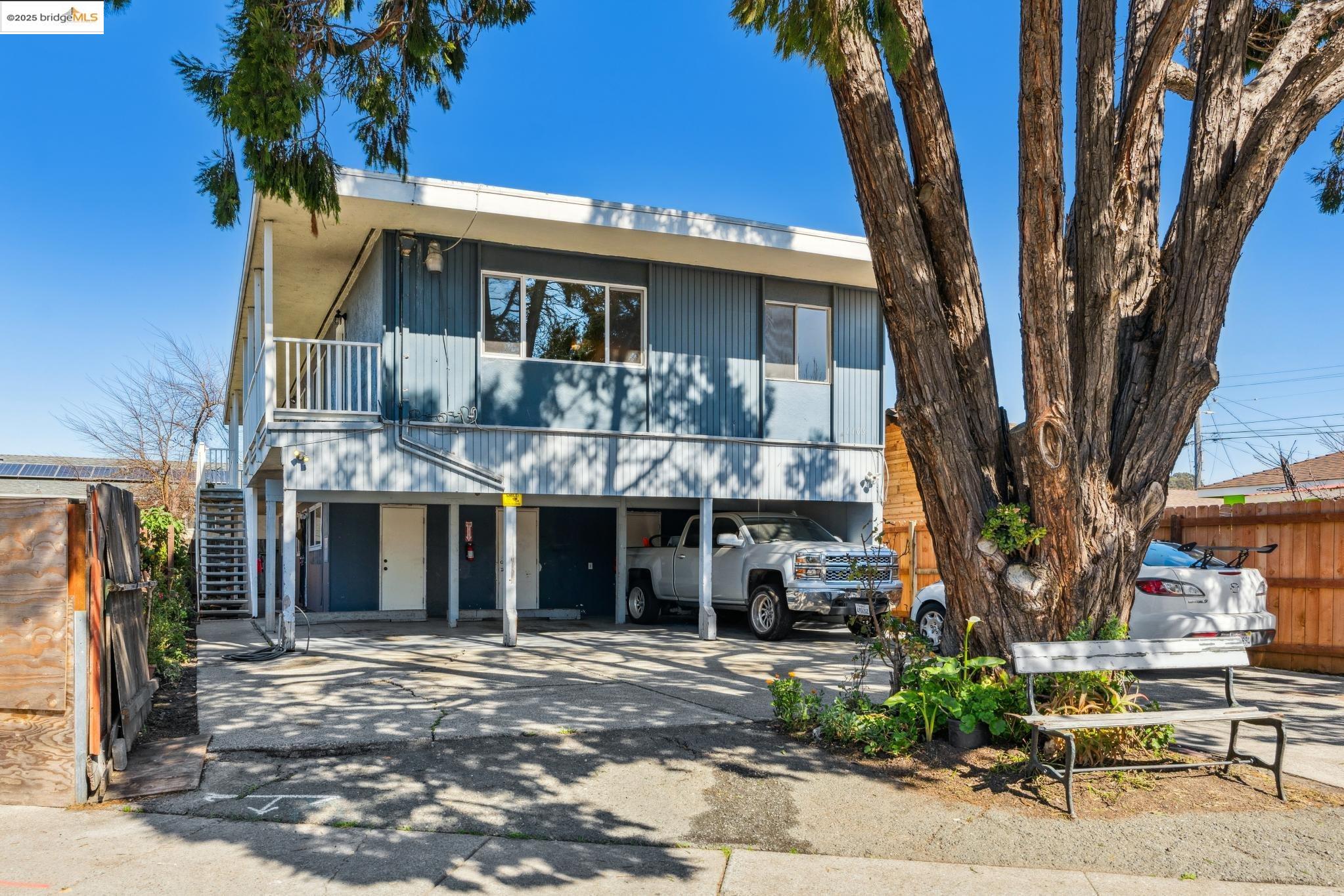 1109 Broadway Ave.