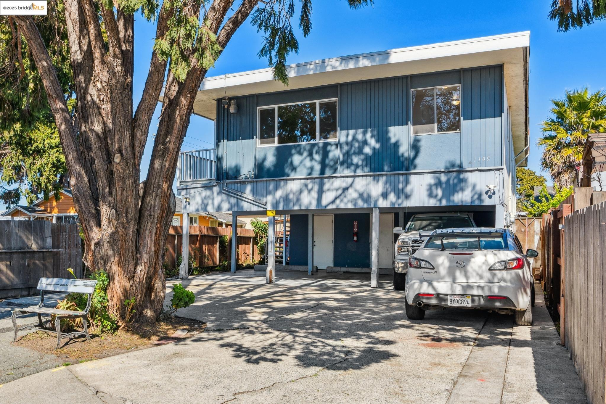 1109 Broadway Ave.