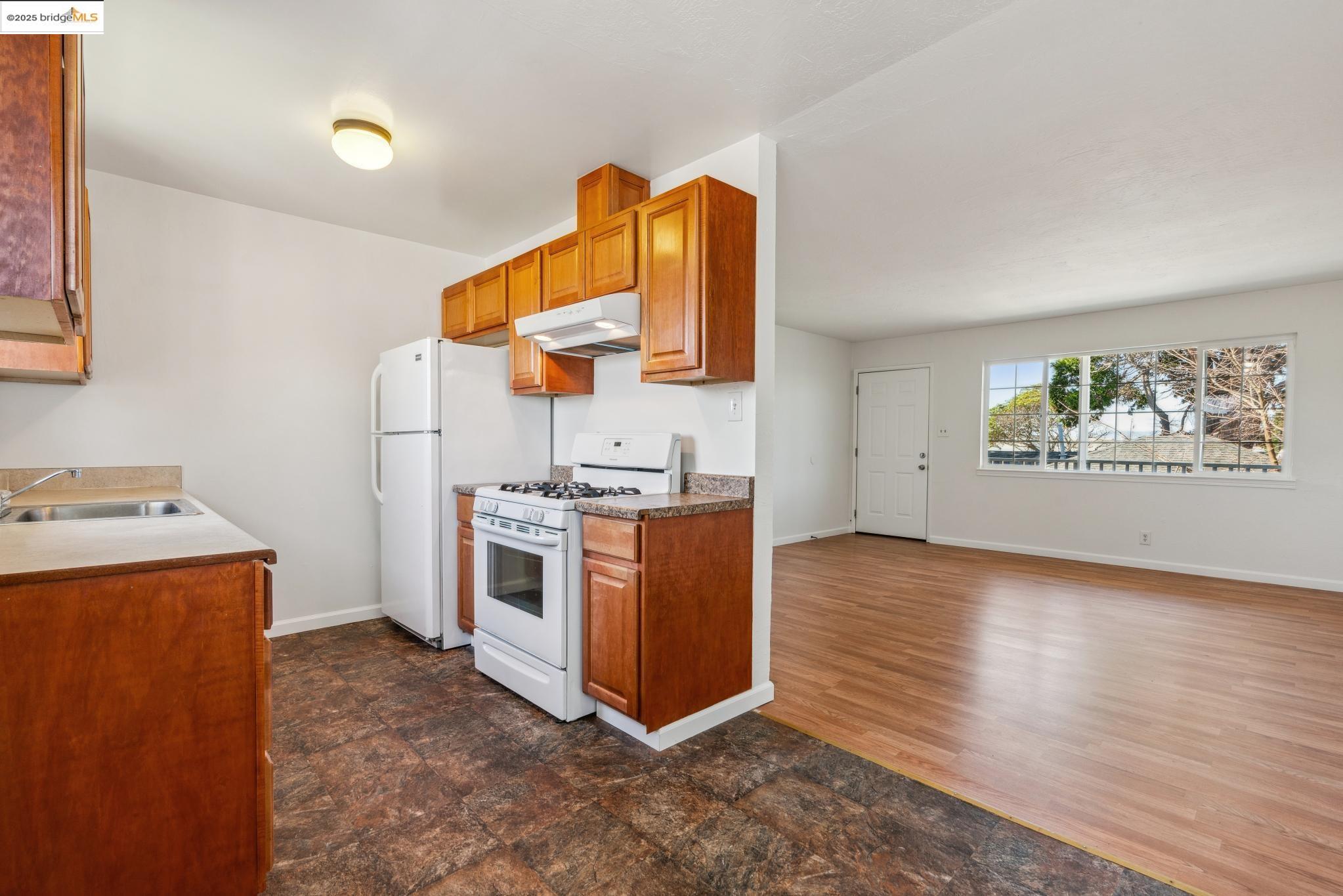 1109 Broadway Ave.