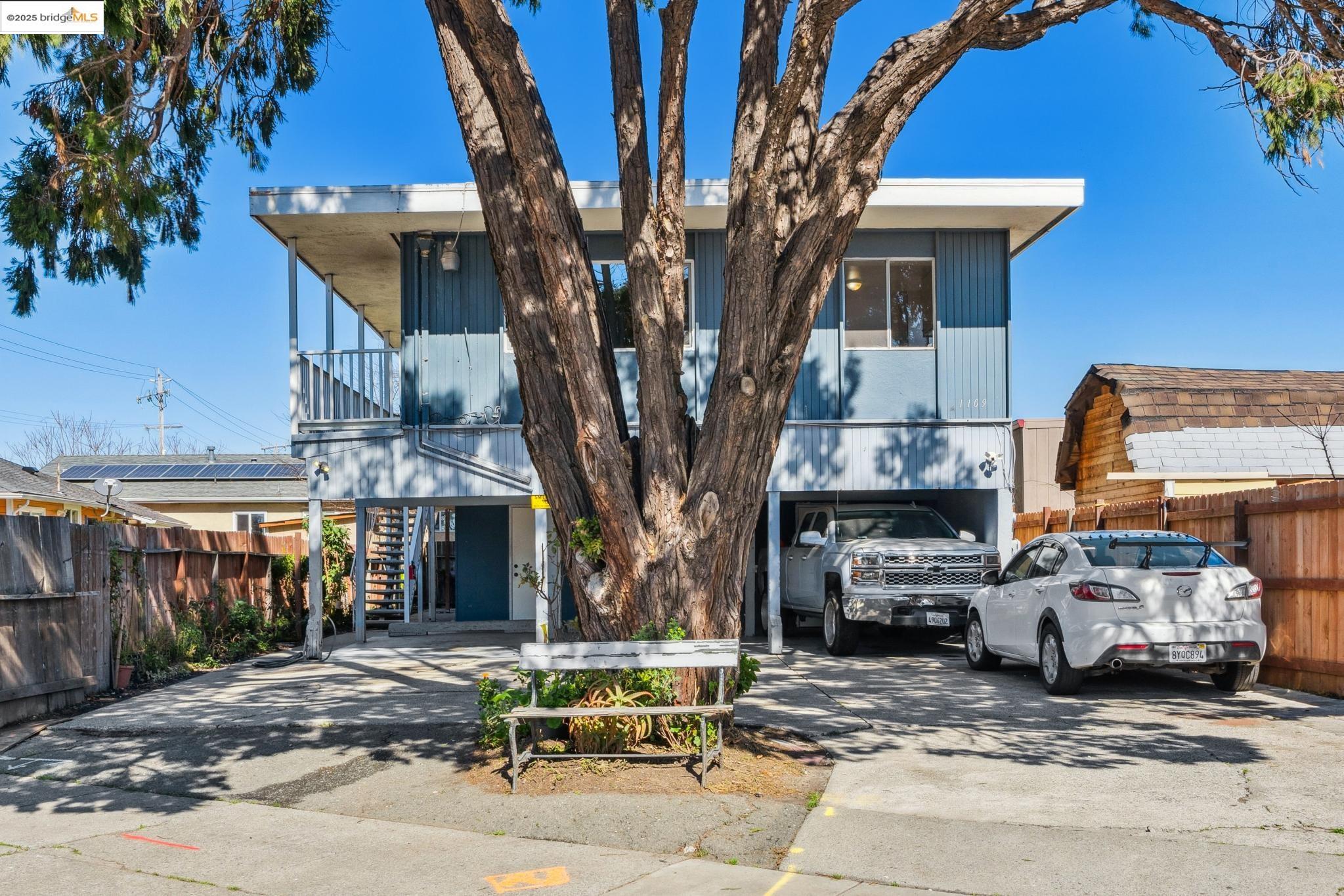 1109 Broadway Ave.
