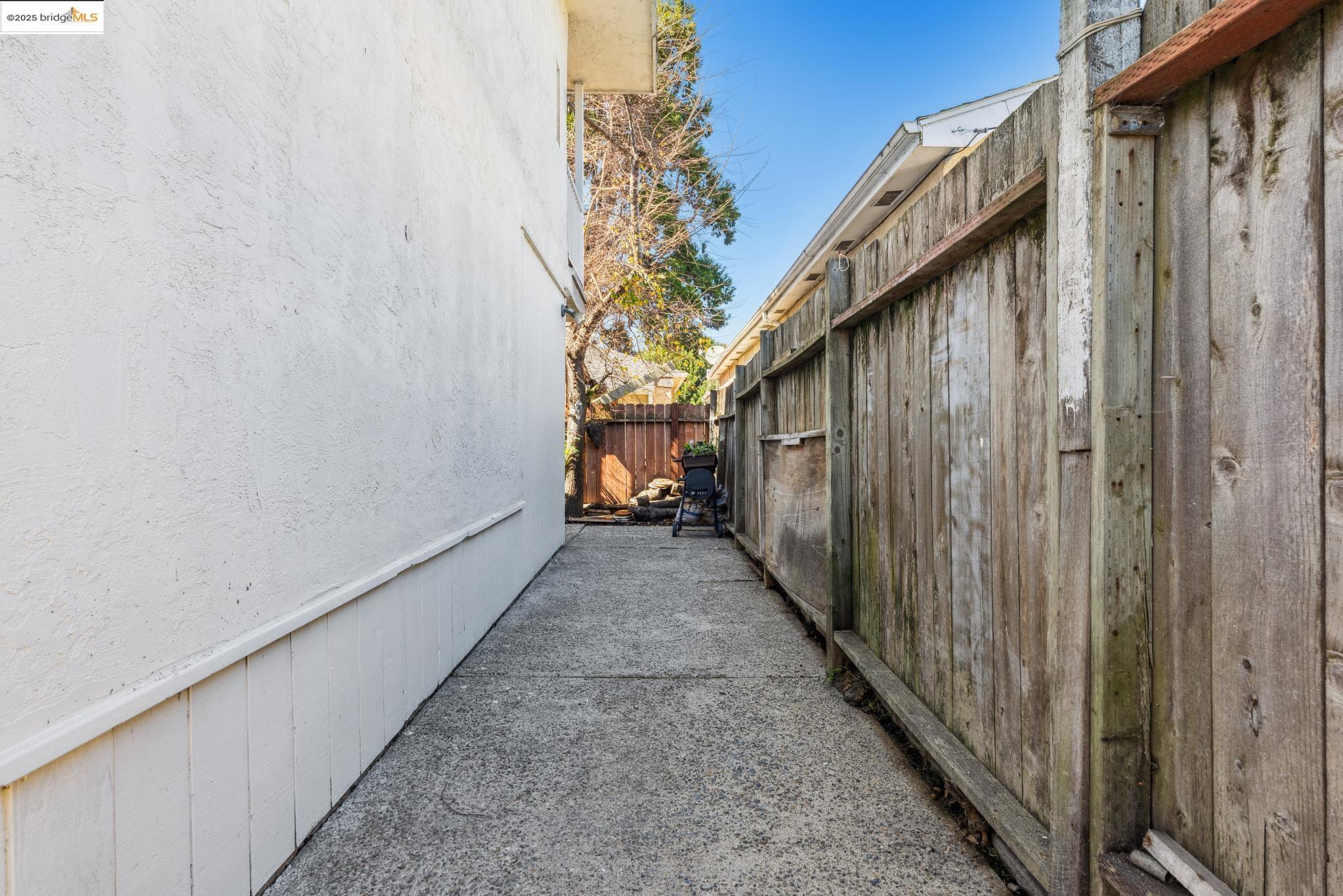 1109 Broadway Ave.