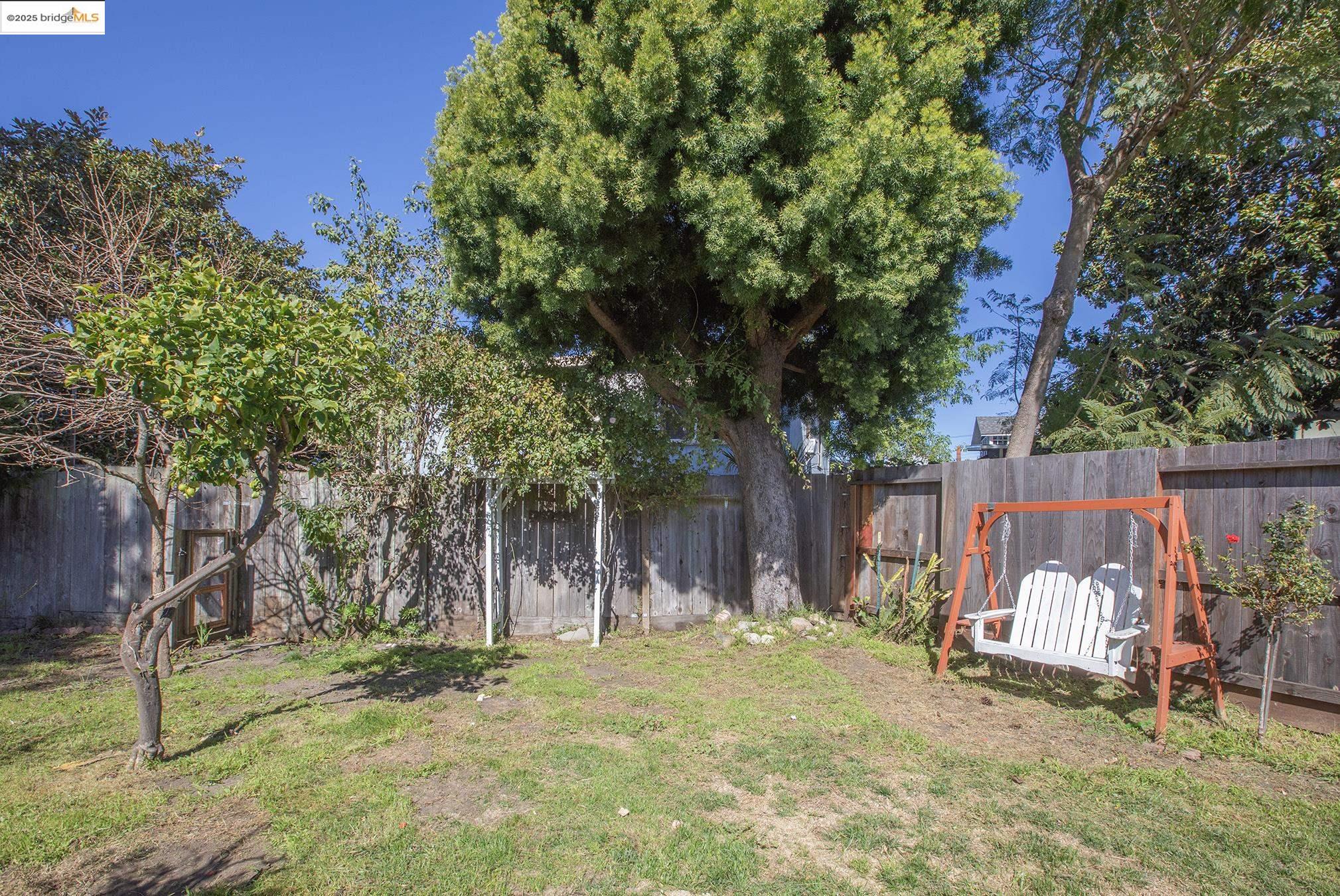 5909 Claremont Ave