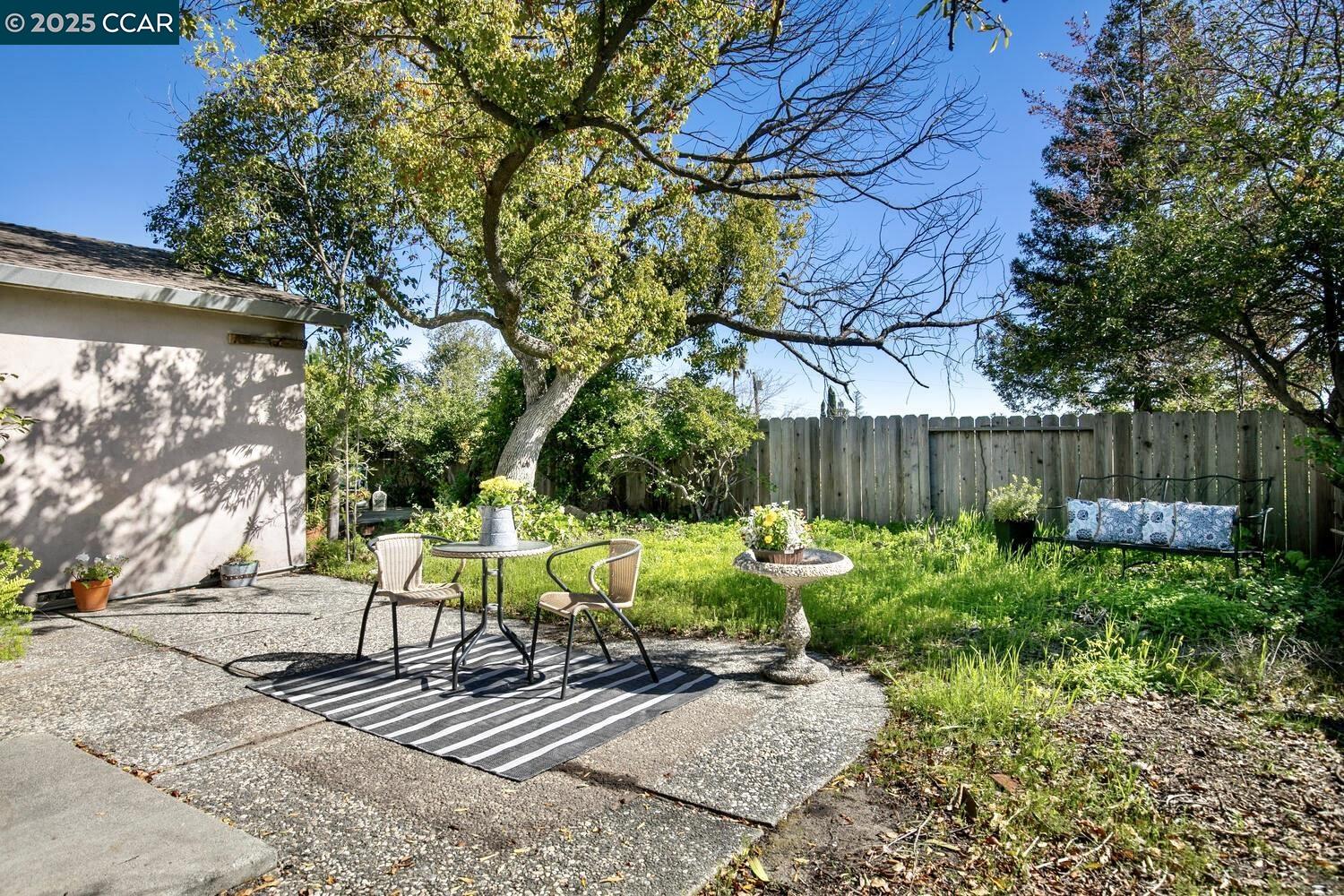 16 Lagunita Ct
