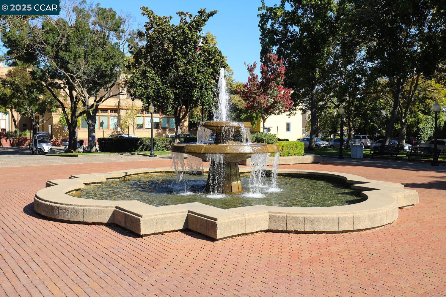 16 Lagunita Ct