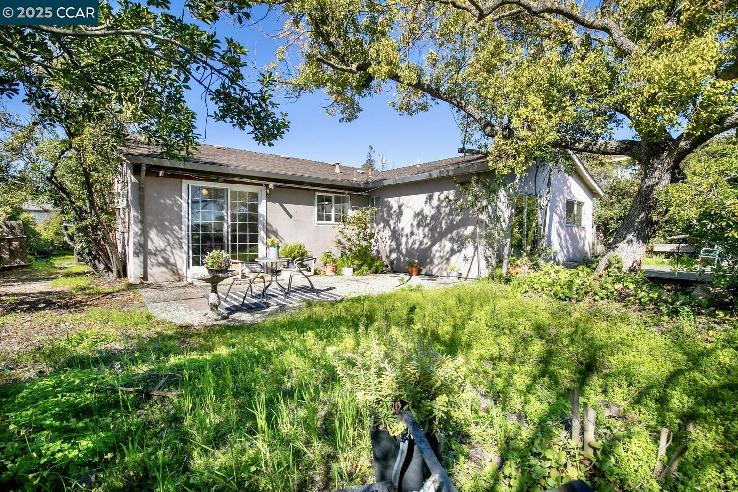 16 Lagunita Ct