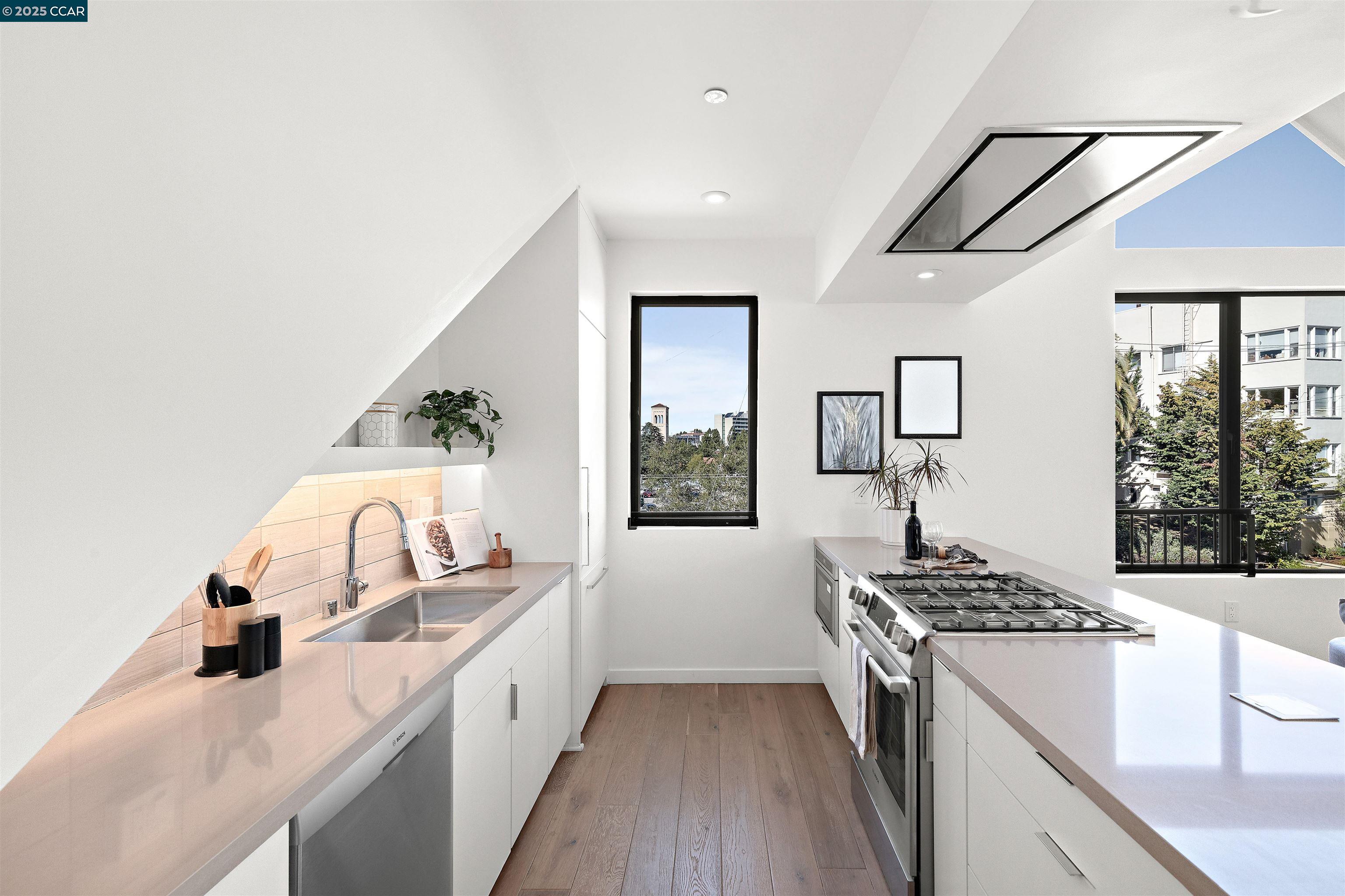 58 Vernon St # 401