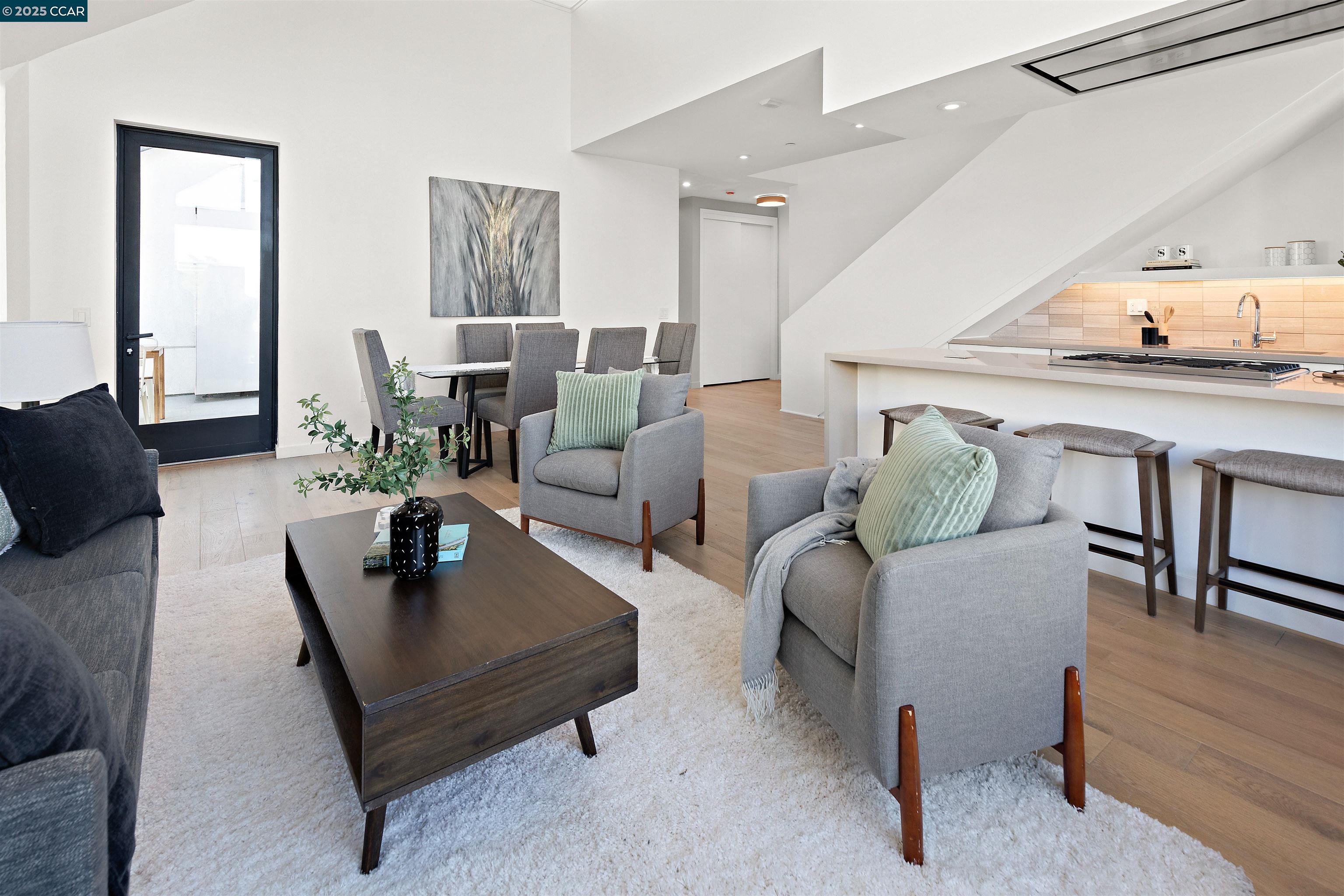 58 Vernon St # 401