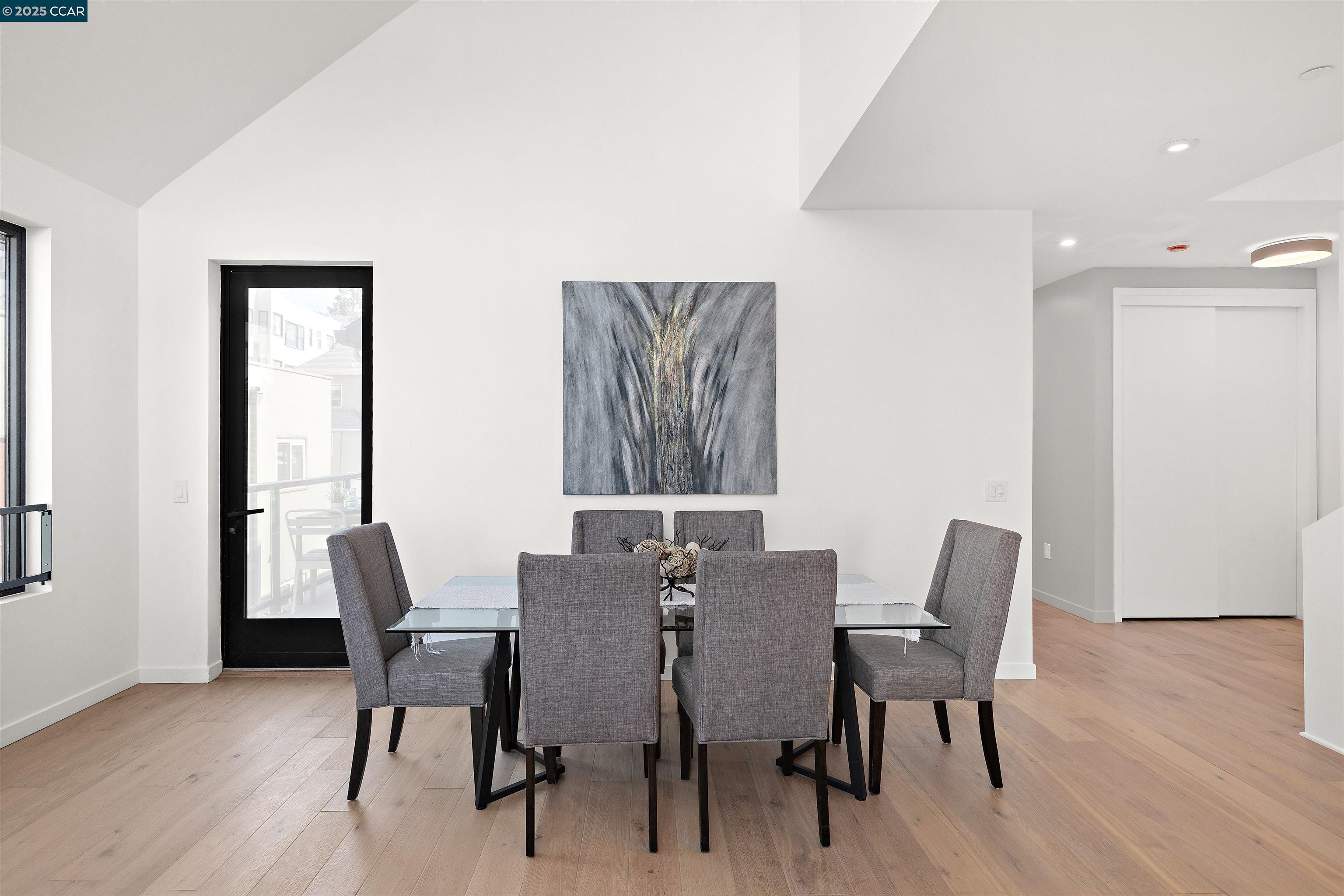 58 Vernon St # 401